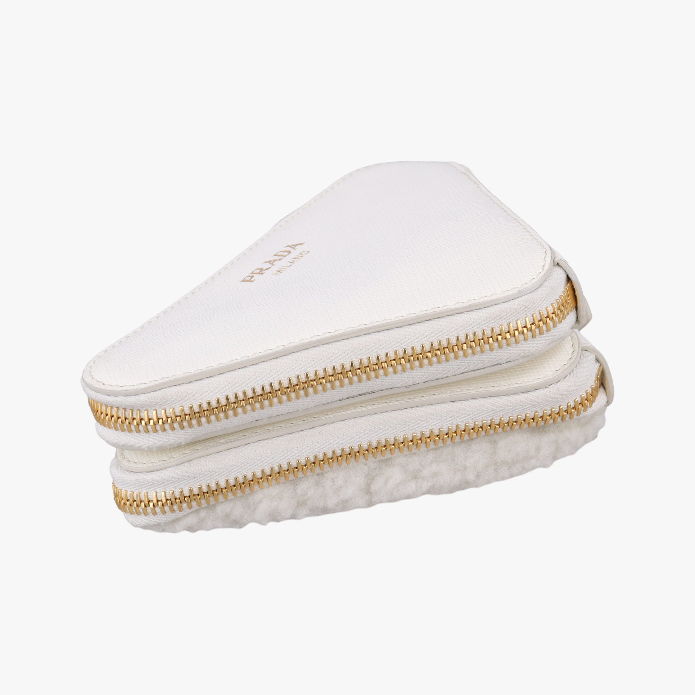 Triangle White Fur×SAFFIANO Leather 1NR015 62トライアングル ホワイト ファー×サフィアーノレザー 1NR015 62