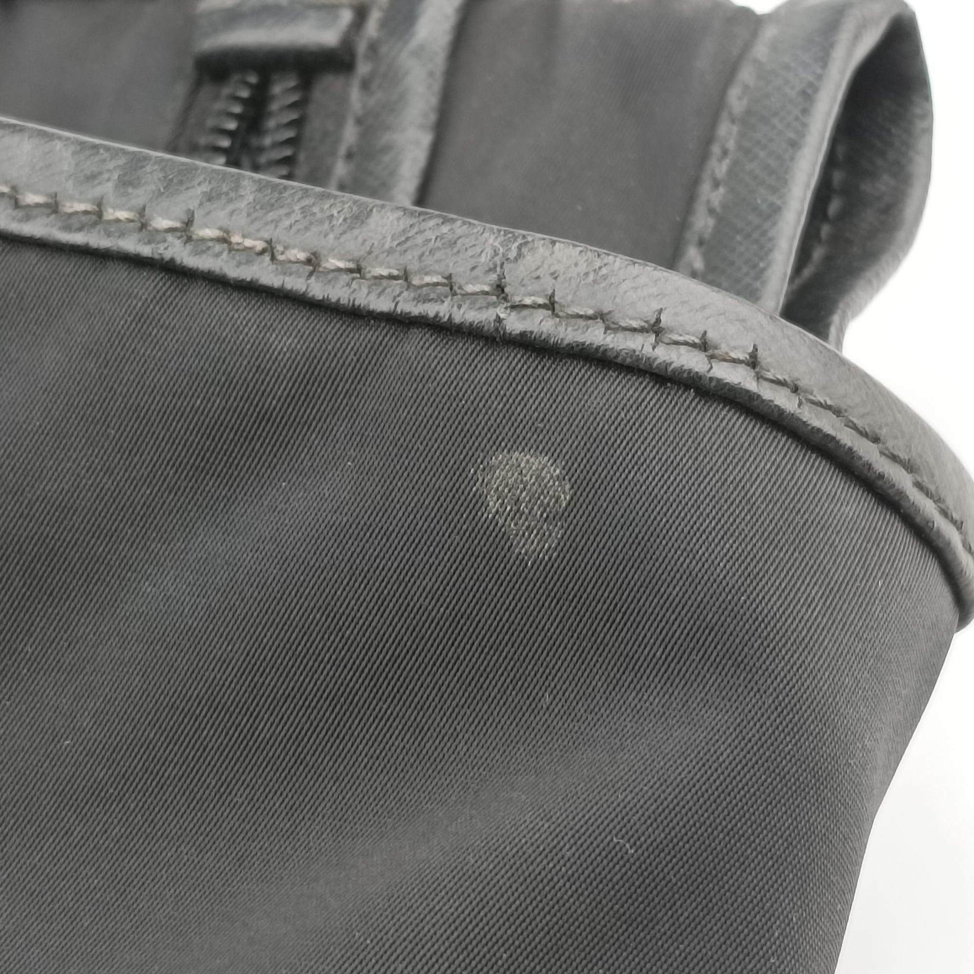 Vela Messenger Bag Black Nylon V166 204ヴェラ メッセンジャーバッグ ブラック ナイロン V166 204