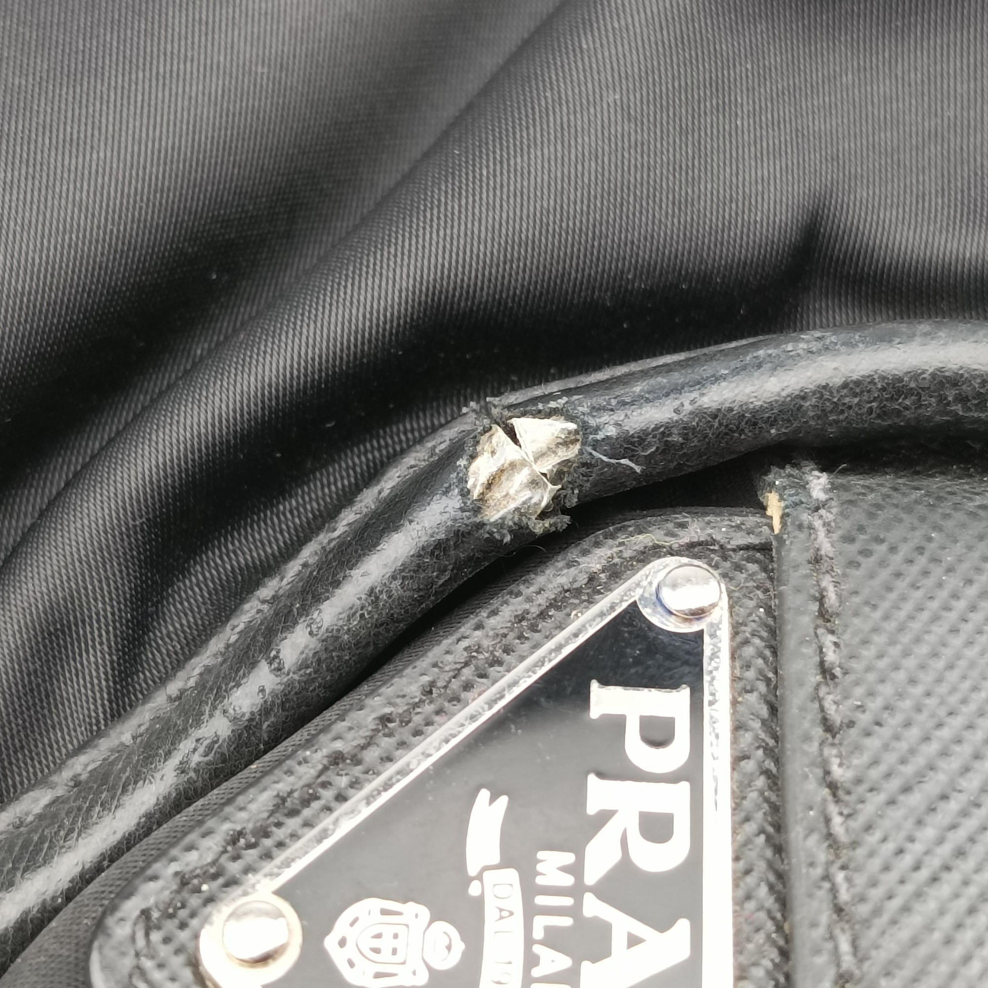 Vela Messenger Bag Black Nylon V166 204ヴェラ メッセンジャーバッグ ブラック ナイロン V166 204