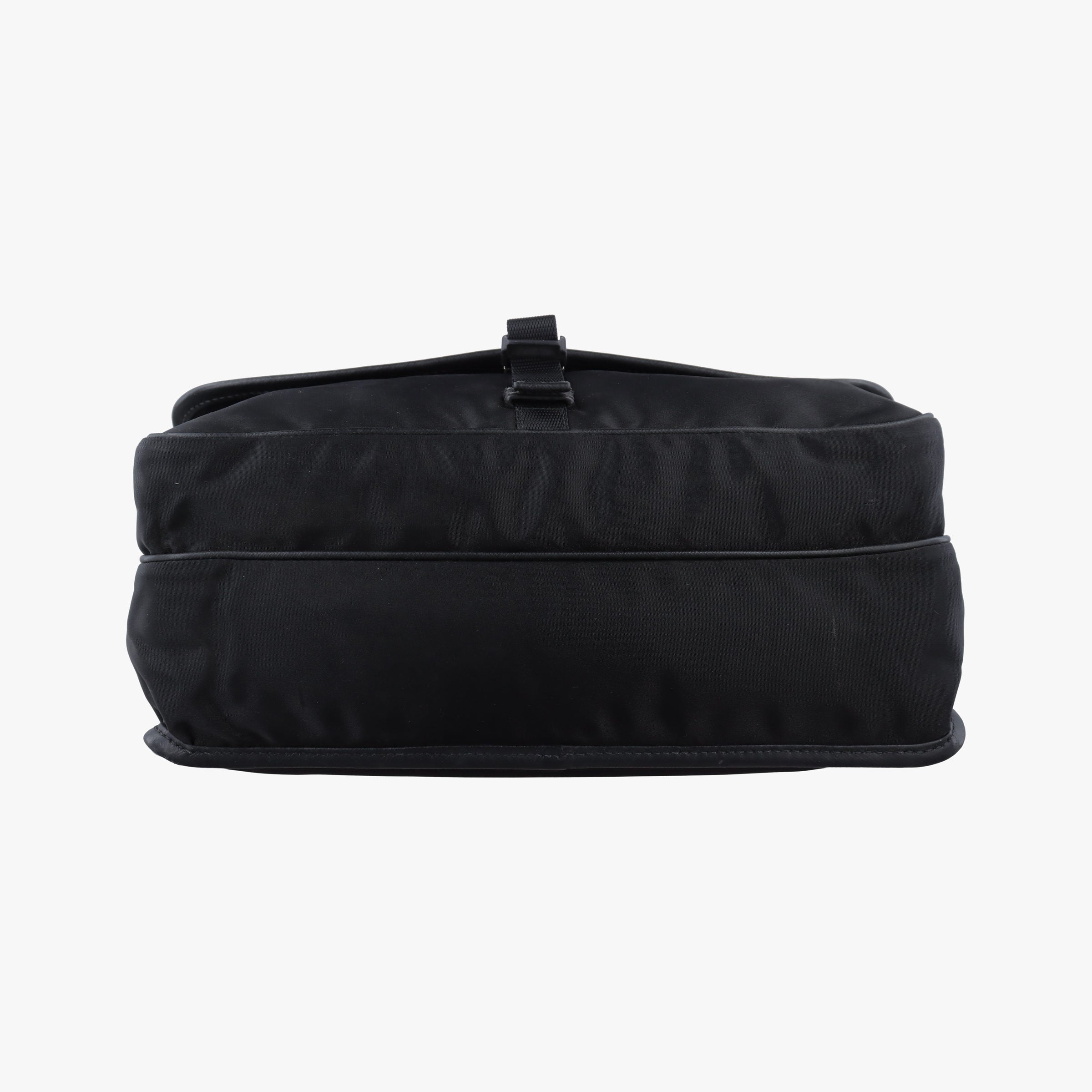 Vela Messenger Bag Black Nylon V166 204ヴェラ メッセンジャーバッグ ブラック ナイロン V166 204