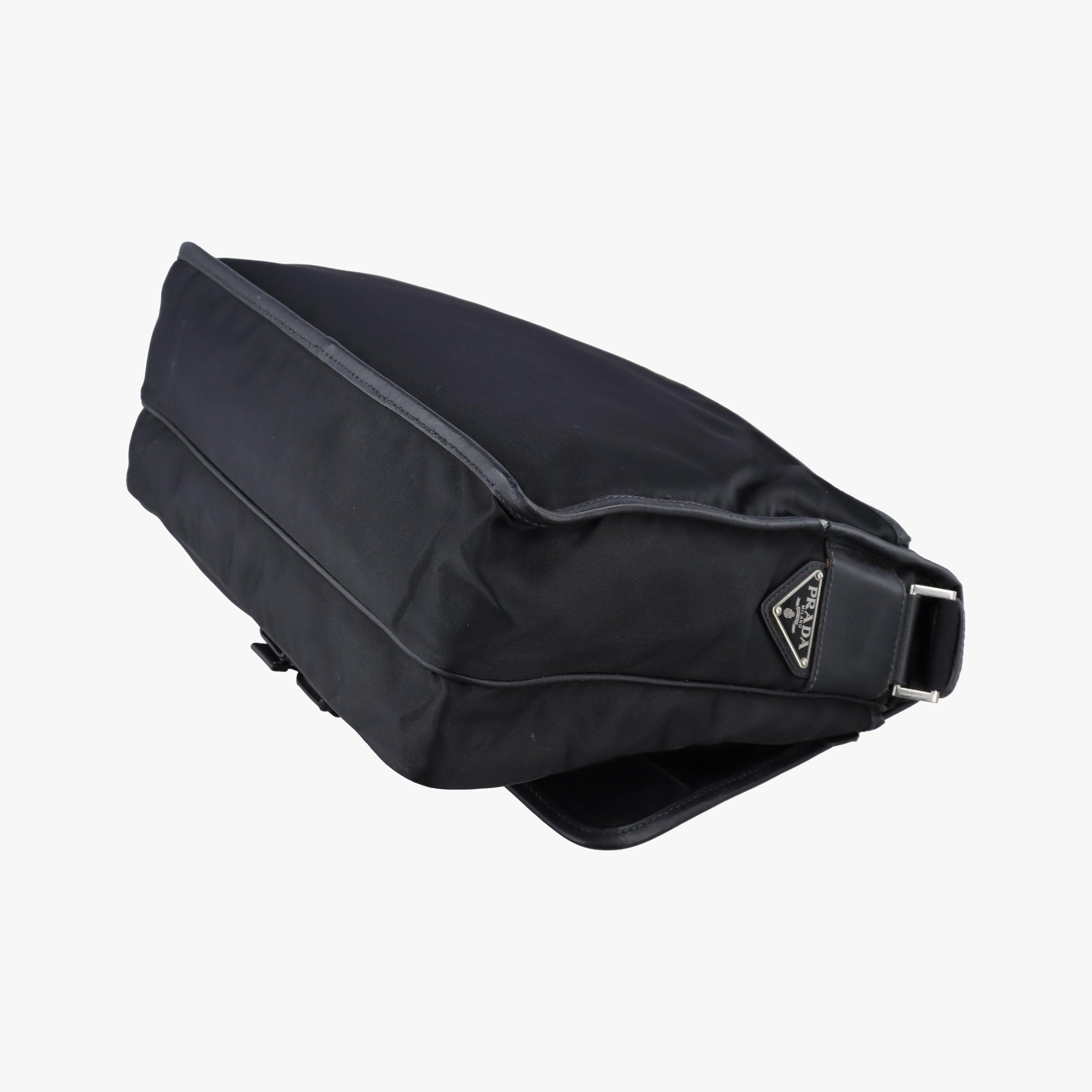 Vela Messenger Bag Black Nylon V166 204ヴェラ メッセンジャーバッグ ブラック ナイロン V166 204