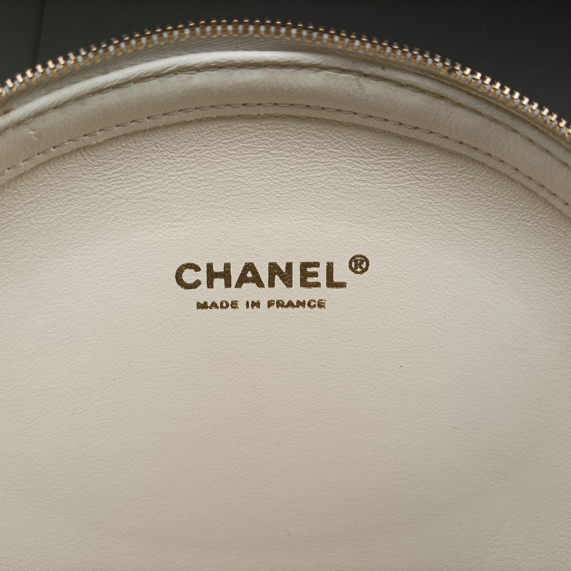 LA PAUSA Shiny Chevron Oval Tassel White Leather AS0204 26943915ラパウザ Vステッチ フリンジ ホワイト レザー AS0204 26943915