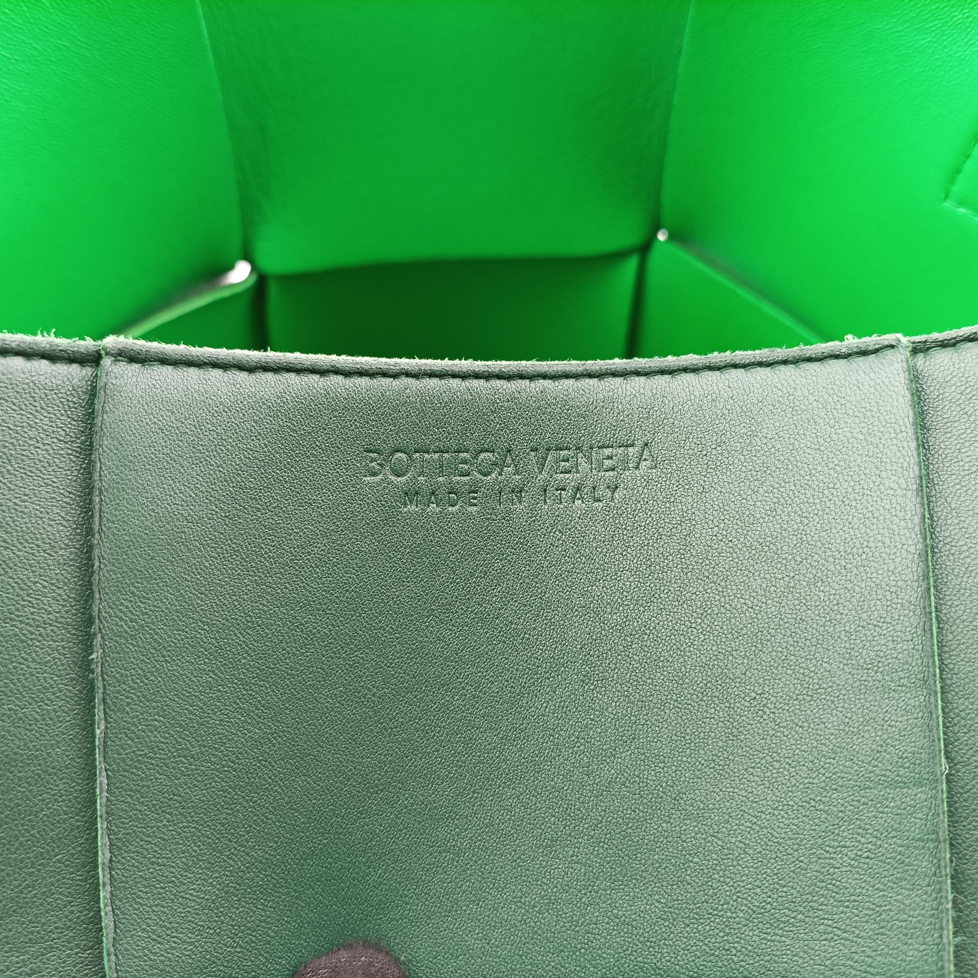 THE ARCO Tote Green lambskin B09319876Wミディアム ザ アルコ トート グリーン ラムスキン B09319876W
