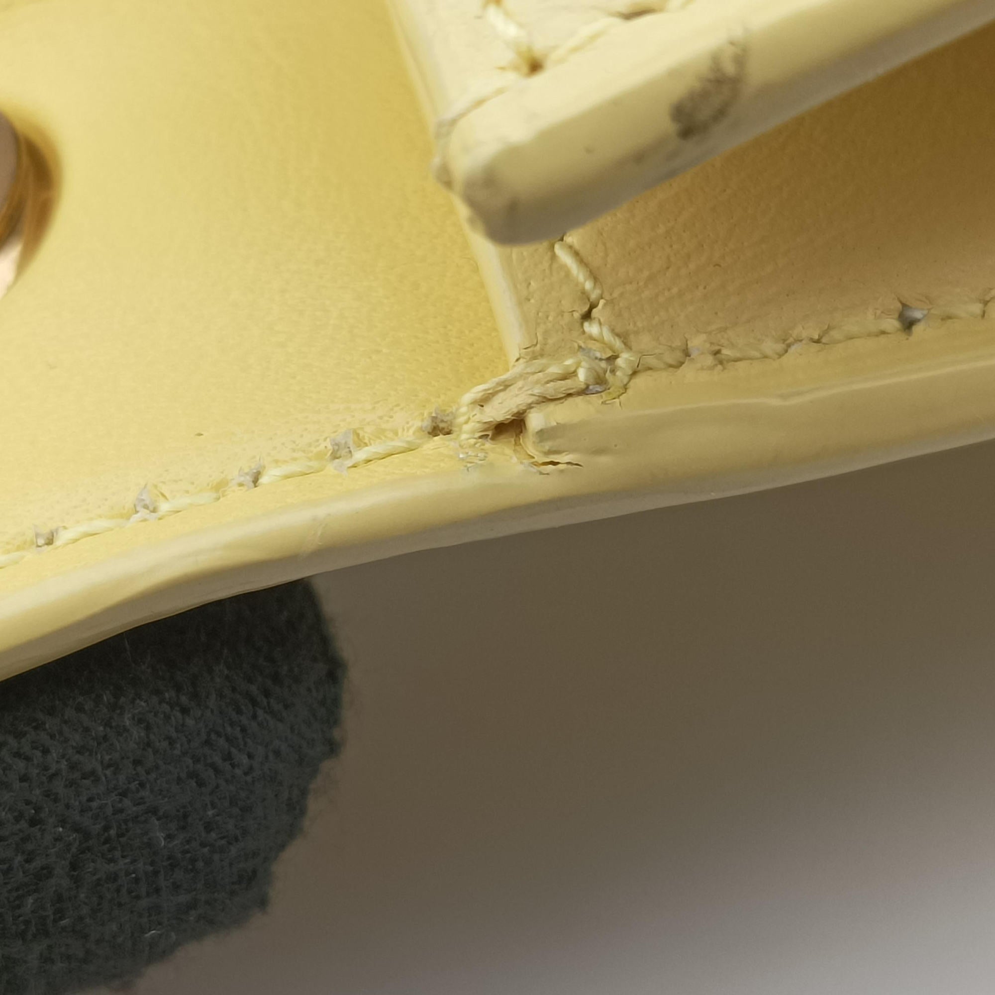 LE Carre TAUPE BOX Yellow Leather GLT633214.0121ル カレ トープボックス イエロー レザー GLT633214.0121