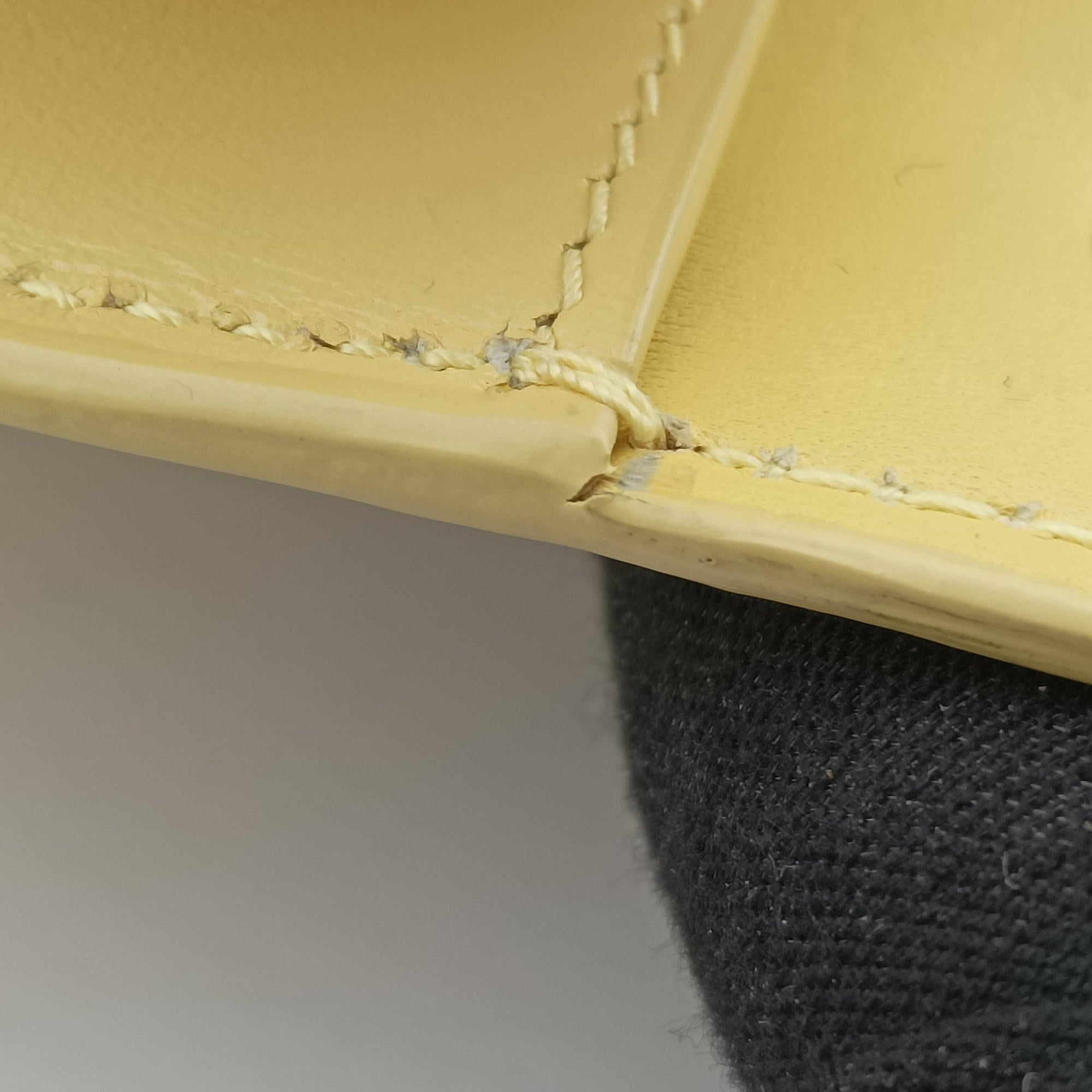 LE Carre TAUPE BOX Yellow Leather GLT633214.0121ル カレ トープボックス イエロー レザー GLT633214.0121