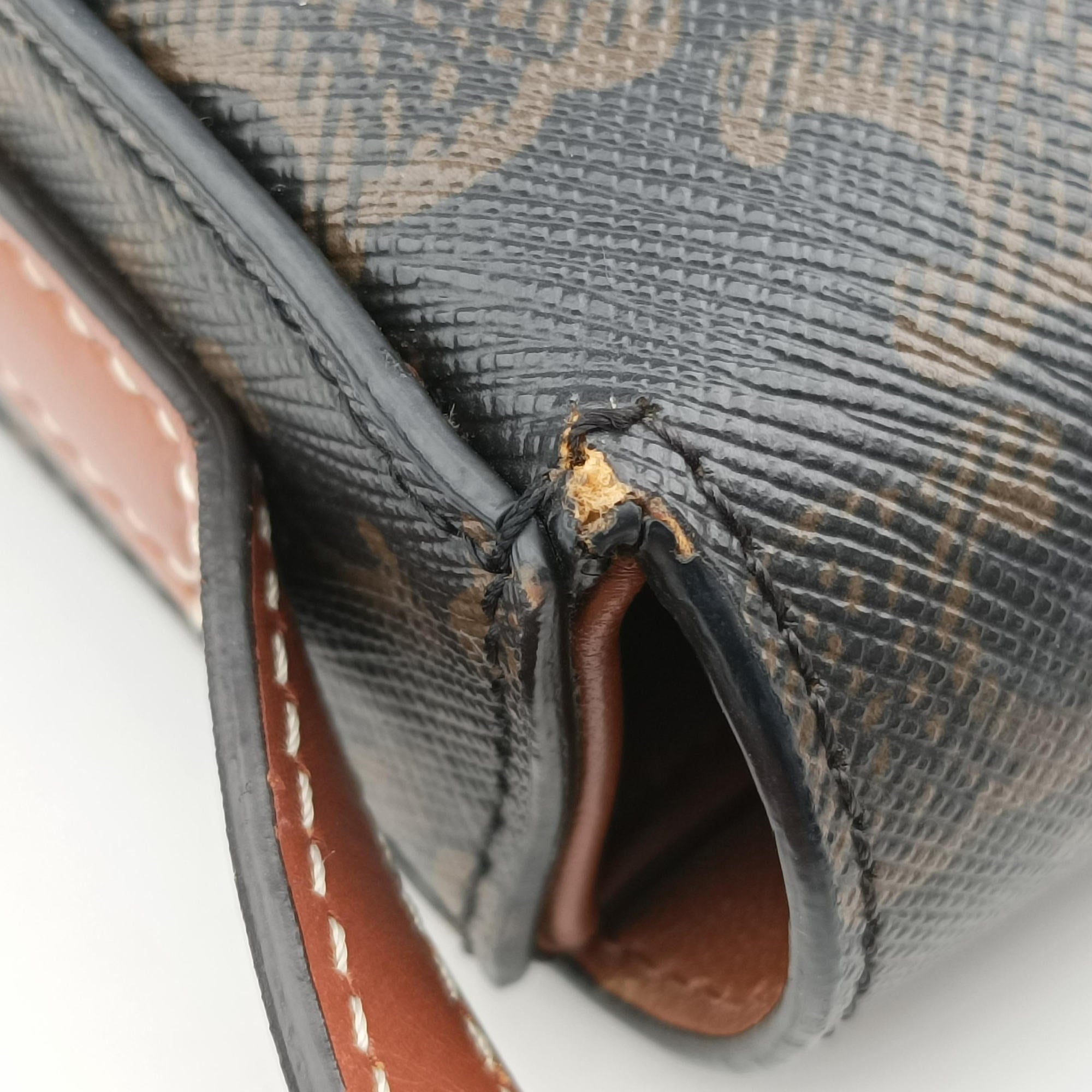 TRIOMPHE Brown PVC coated canvas U-CE-0271トリオンフ ブラウン PVCコーティングキャンバス U-CE-0271