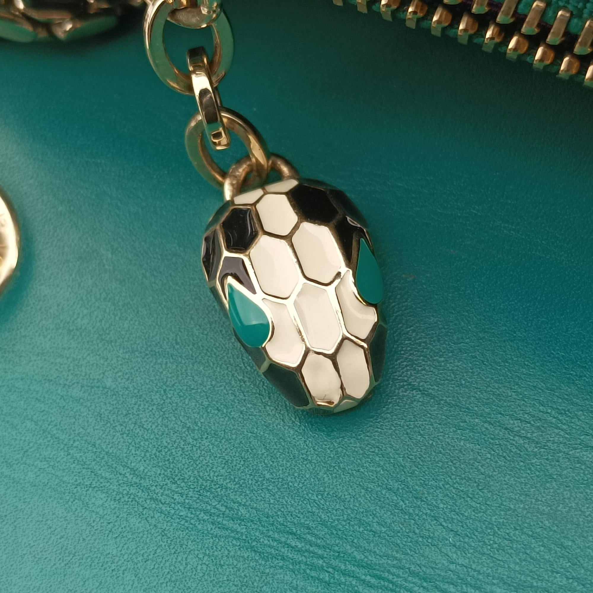 SERPENTI FOREVER Green leather 22759773セルペンティ フォーエバー グリーン レザー 22759773