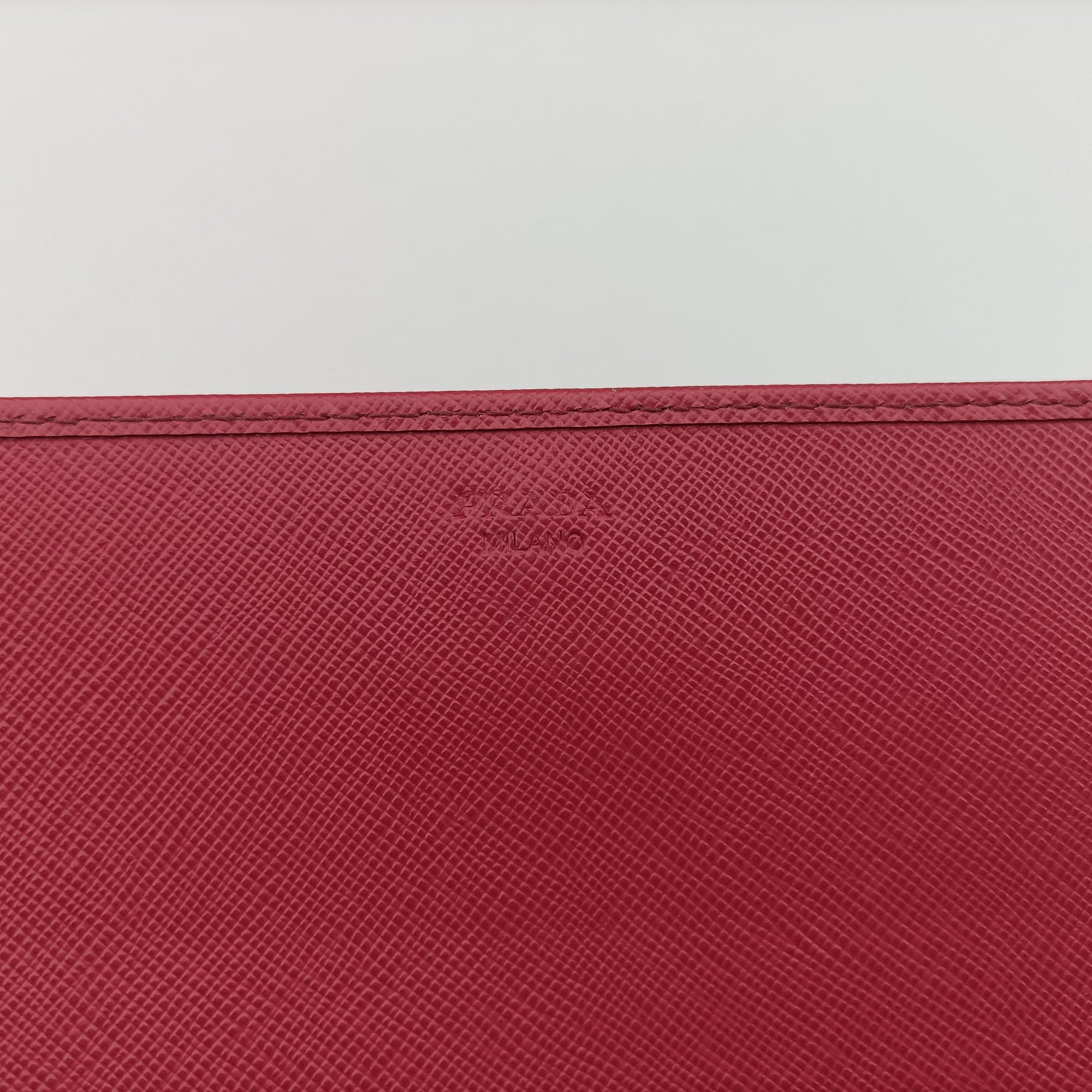 Metal Wallet on Chain Cornflower Clutch Pink Saffiano leather 1MT290 181メタル ウォレット オン チェーン コーンフラワー クラッチ ピンク サフィアーノレザー 1MT290 181