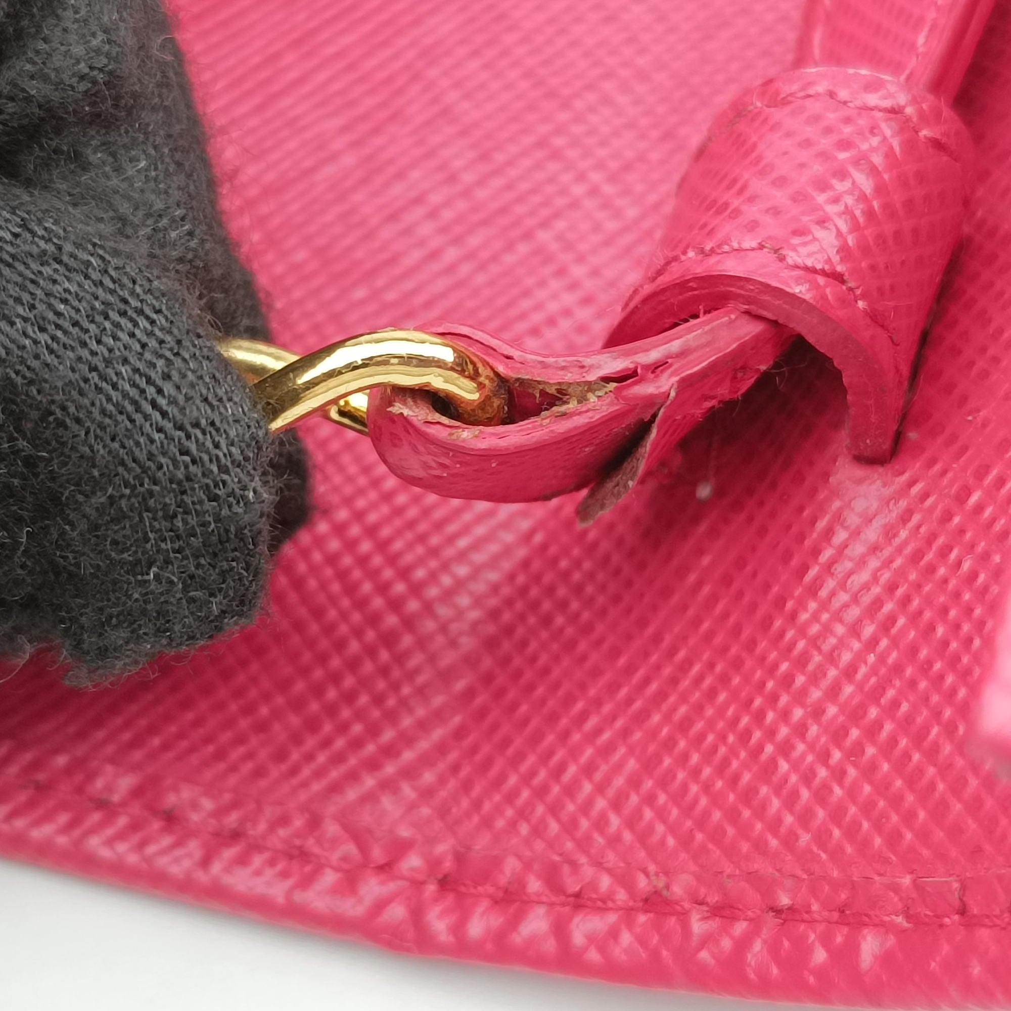 Metal Wallet on Chain Cornflower Clutch Pink Saffiano leather 1MT290 181メタル ウォレット オン チェーン コーンフラワー クラッチ ピンク サフィアーノレザー 1MT290 181