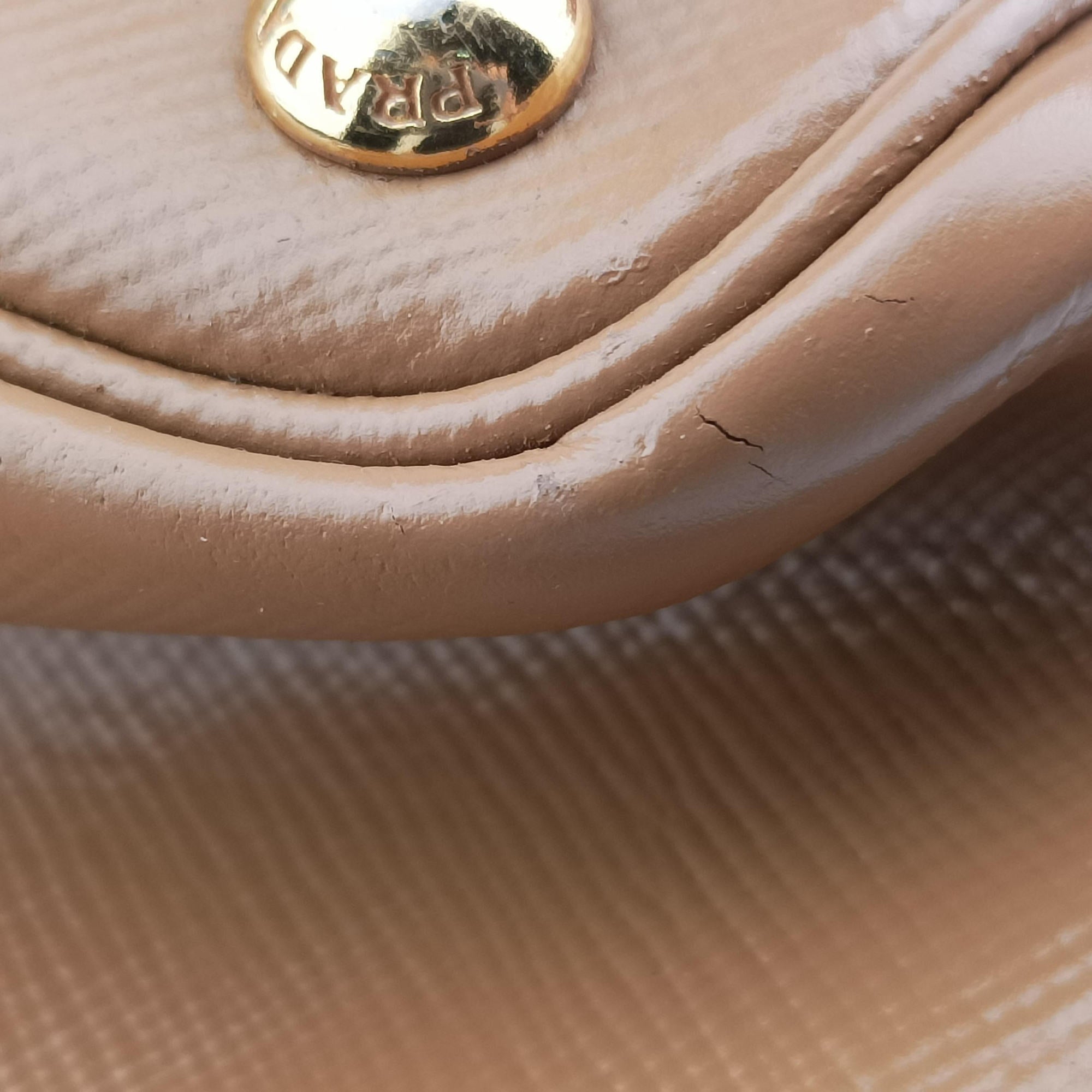 Double Cuir Camel SAFFIANO Leather BN2755 3ダブル キュイール キャメル サフィアーノレザー BN2755 3