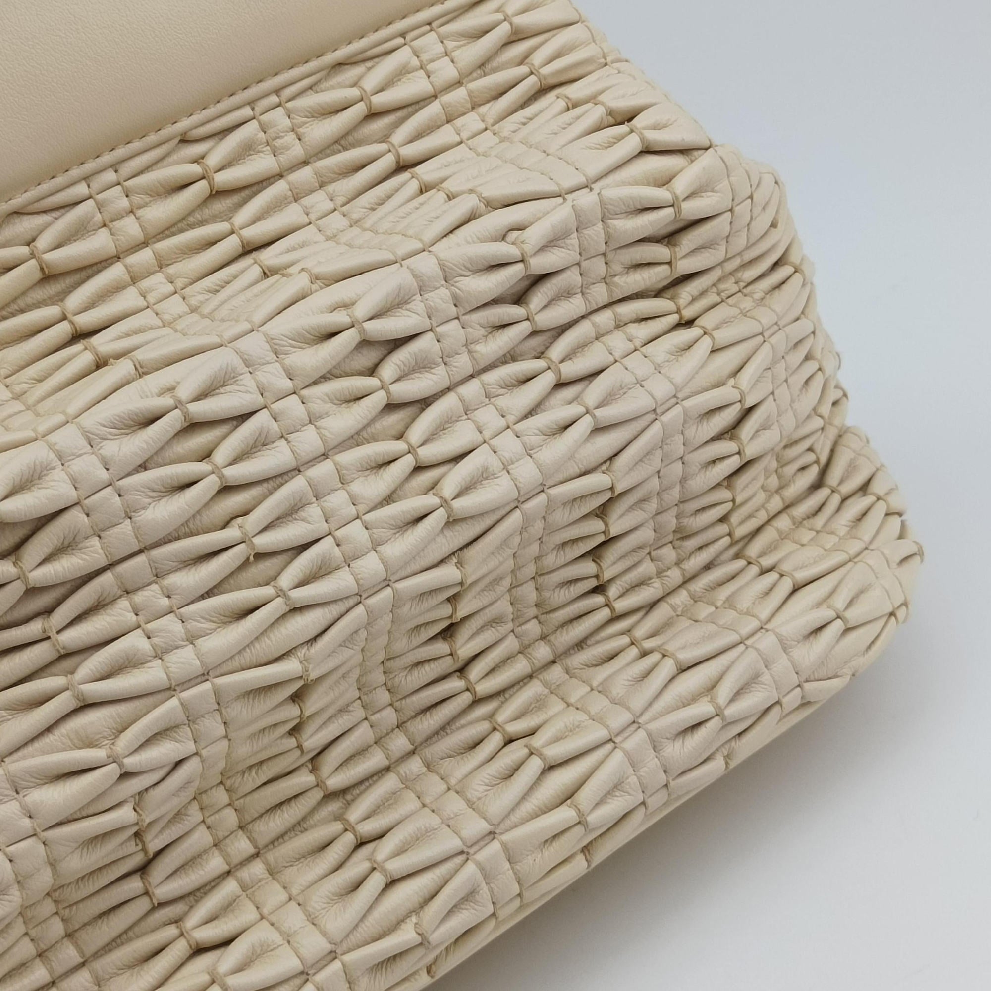 Isabella Rossellini ivory Leather AX.L10.33244イザベラ ロッセリーニ アイボリー レザー AX.L10.33244
