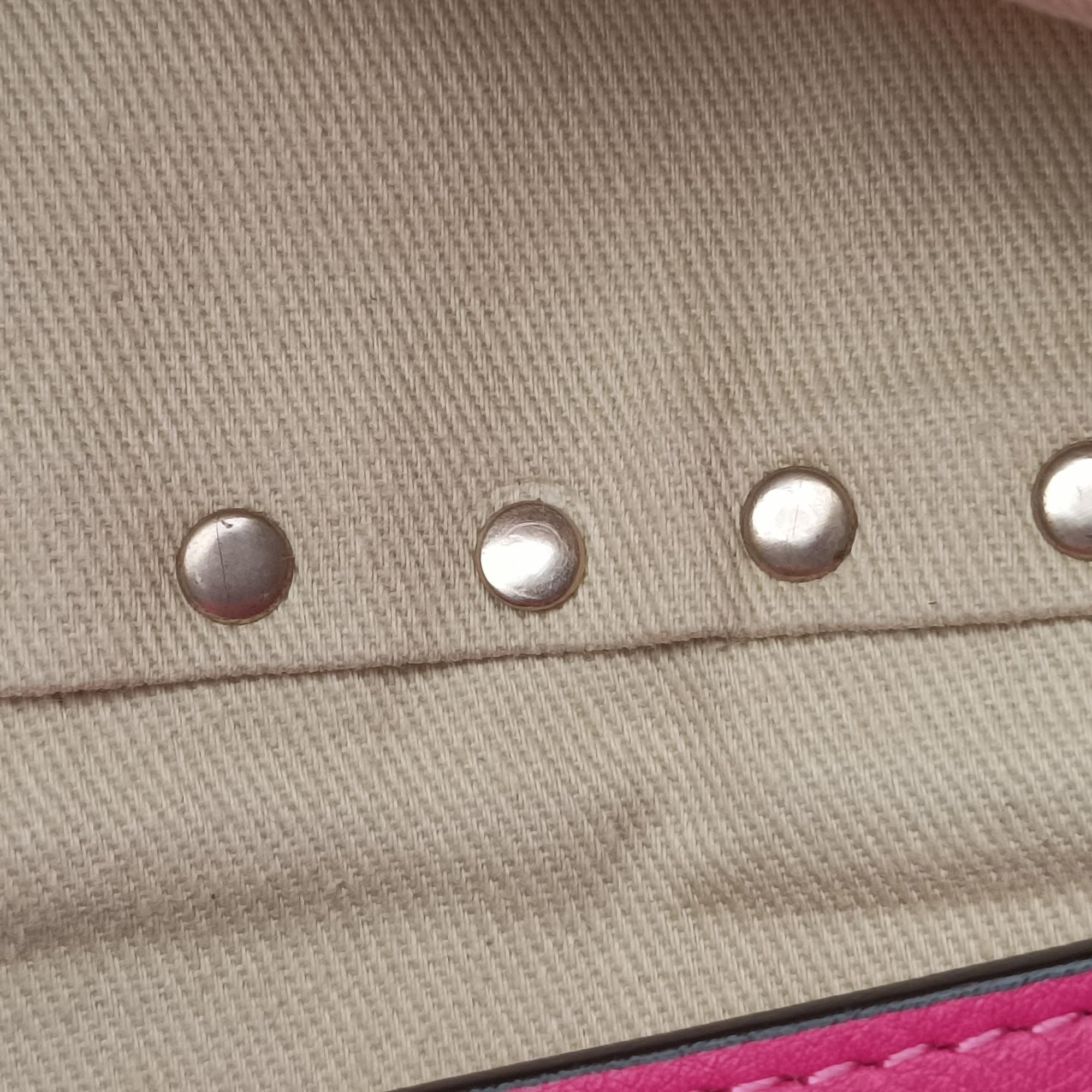 Rockstud Rose Leather Lot number unknownロックスタッズ ローズ レッド レザー 製番不明