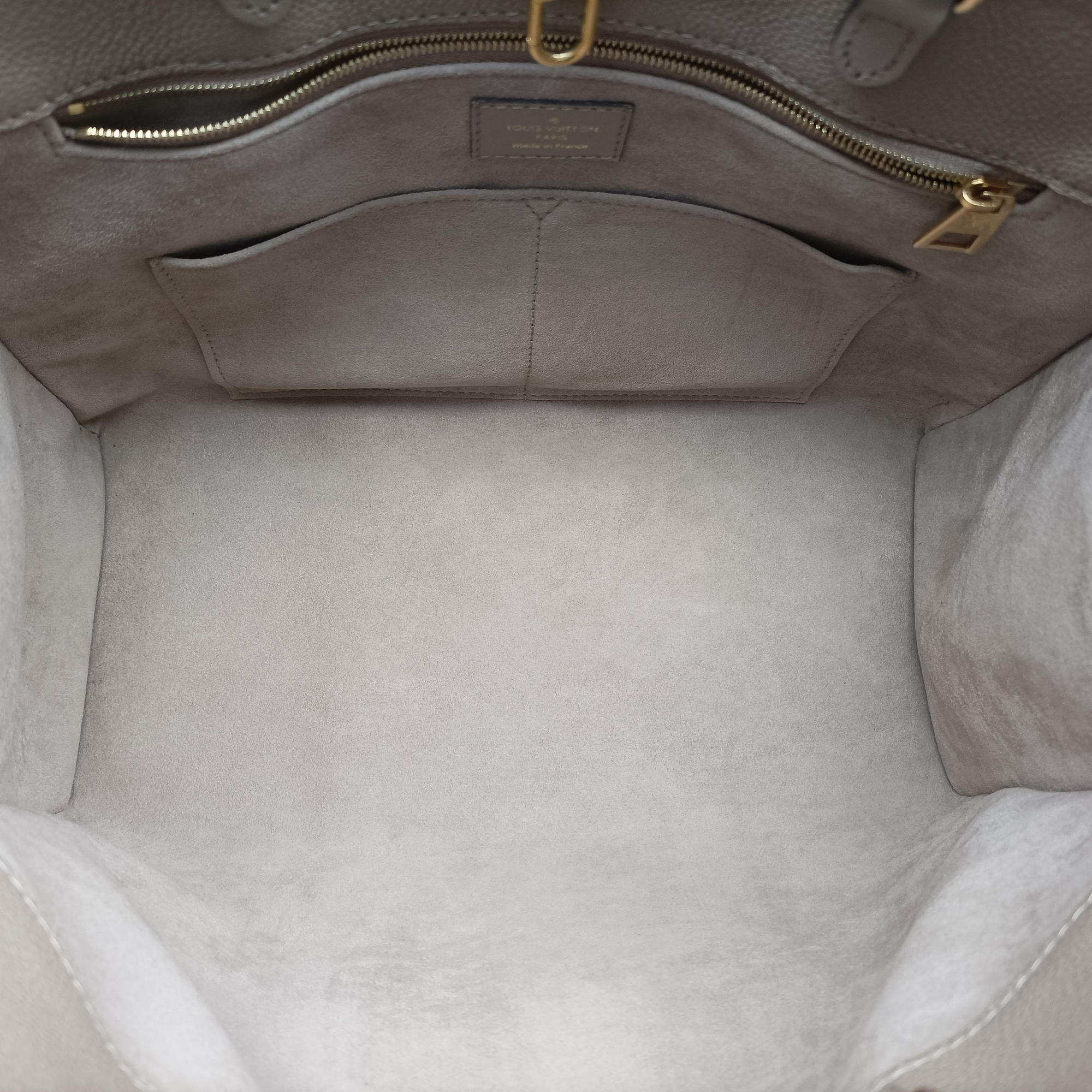 OntheGo MM Beige Monogram Empreinte M45607 IC ChipオンザゴーMM ベージュ系 モノグラム アンプラント M45607 ICチップ