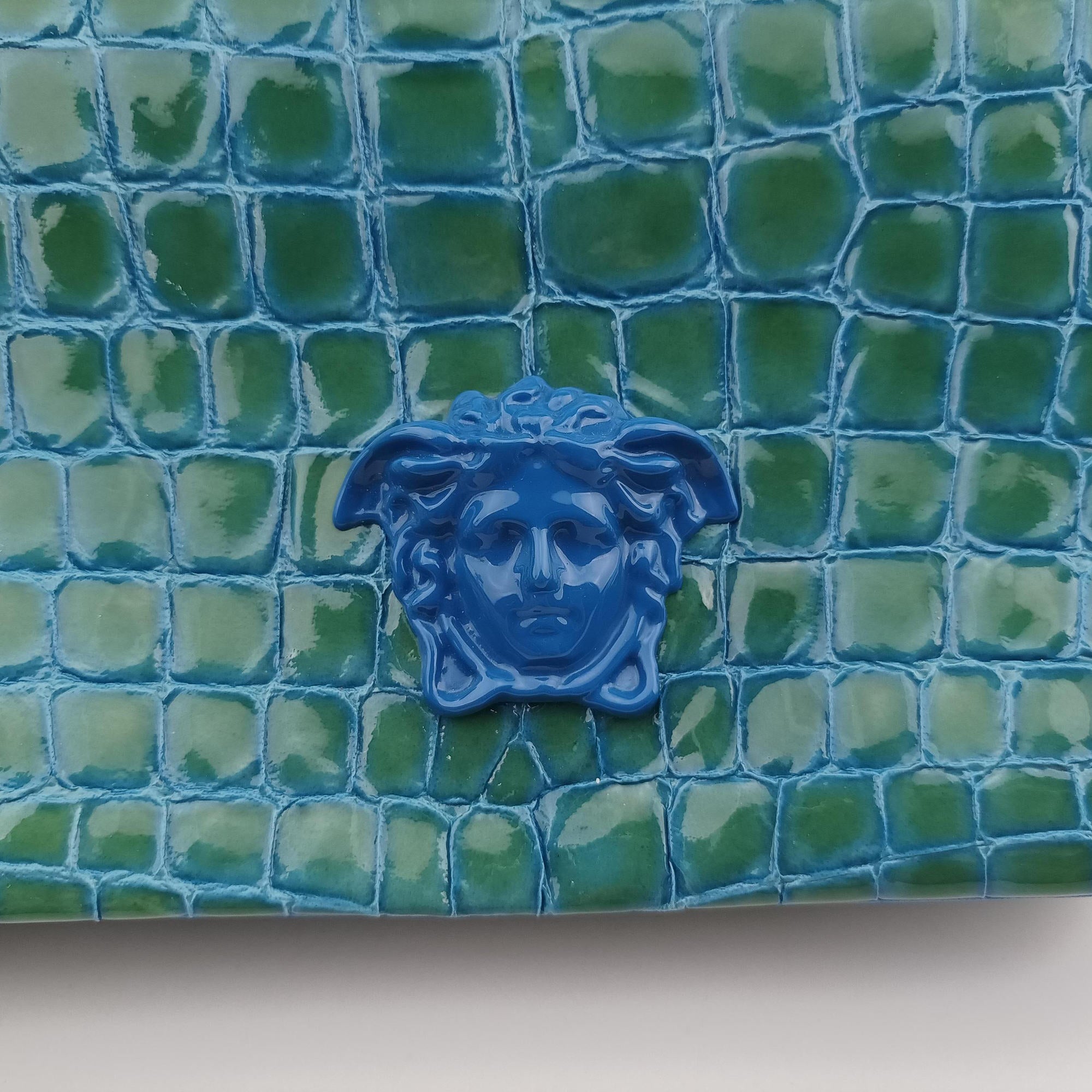 La Medusa Blue Croc-Effect Embossed Calf Leather CLG 647024607711ラ メドゥーサ ブルー クロコダイル調 エンボスレザー CLG 647024607711