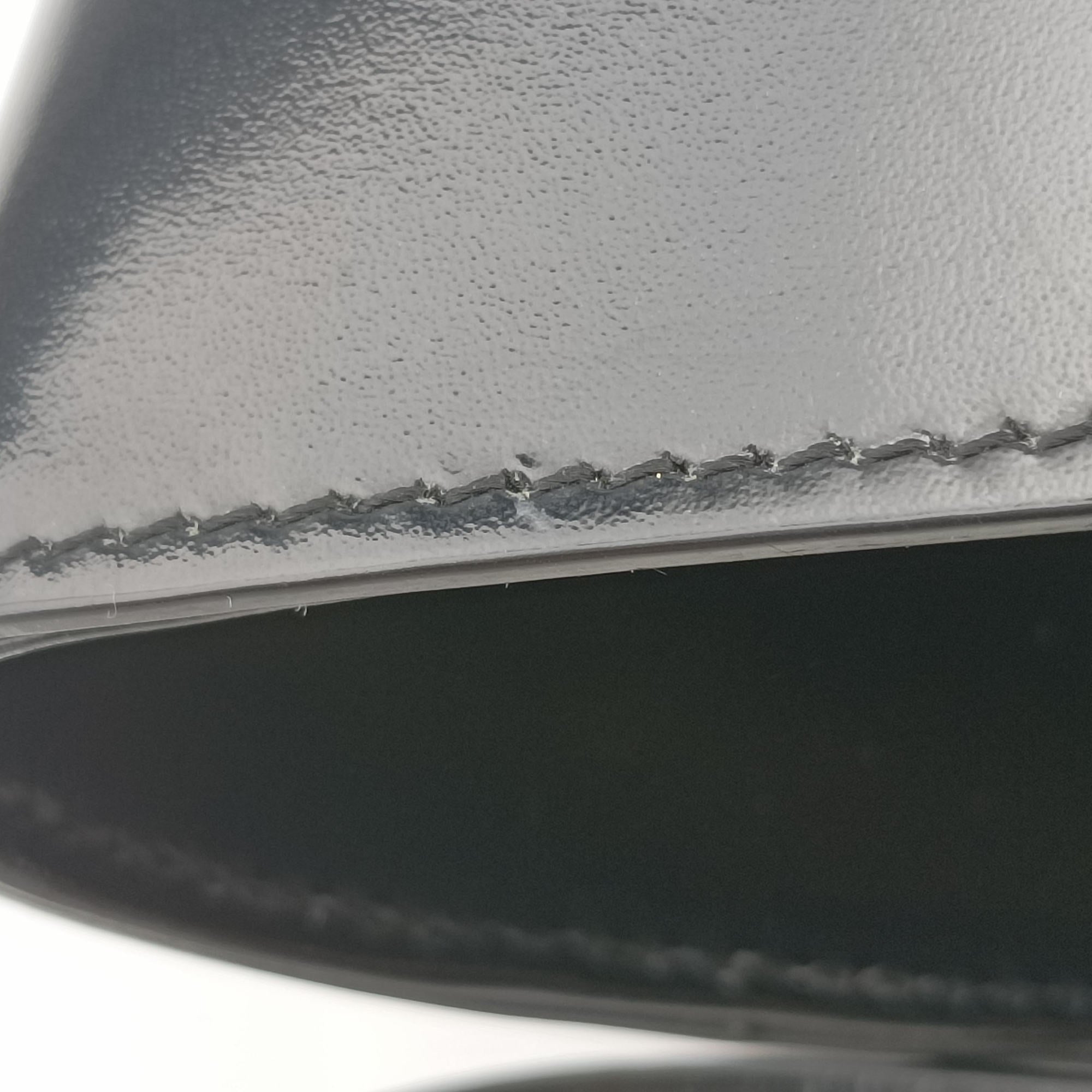 Small Bucket Cuir Triomphe Black Smooth Calfskin 110423 F-RG-1272スモールバケット トリオンフ ブラック スムースカーフスキン 110423 F-RG-1272