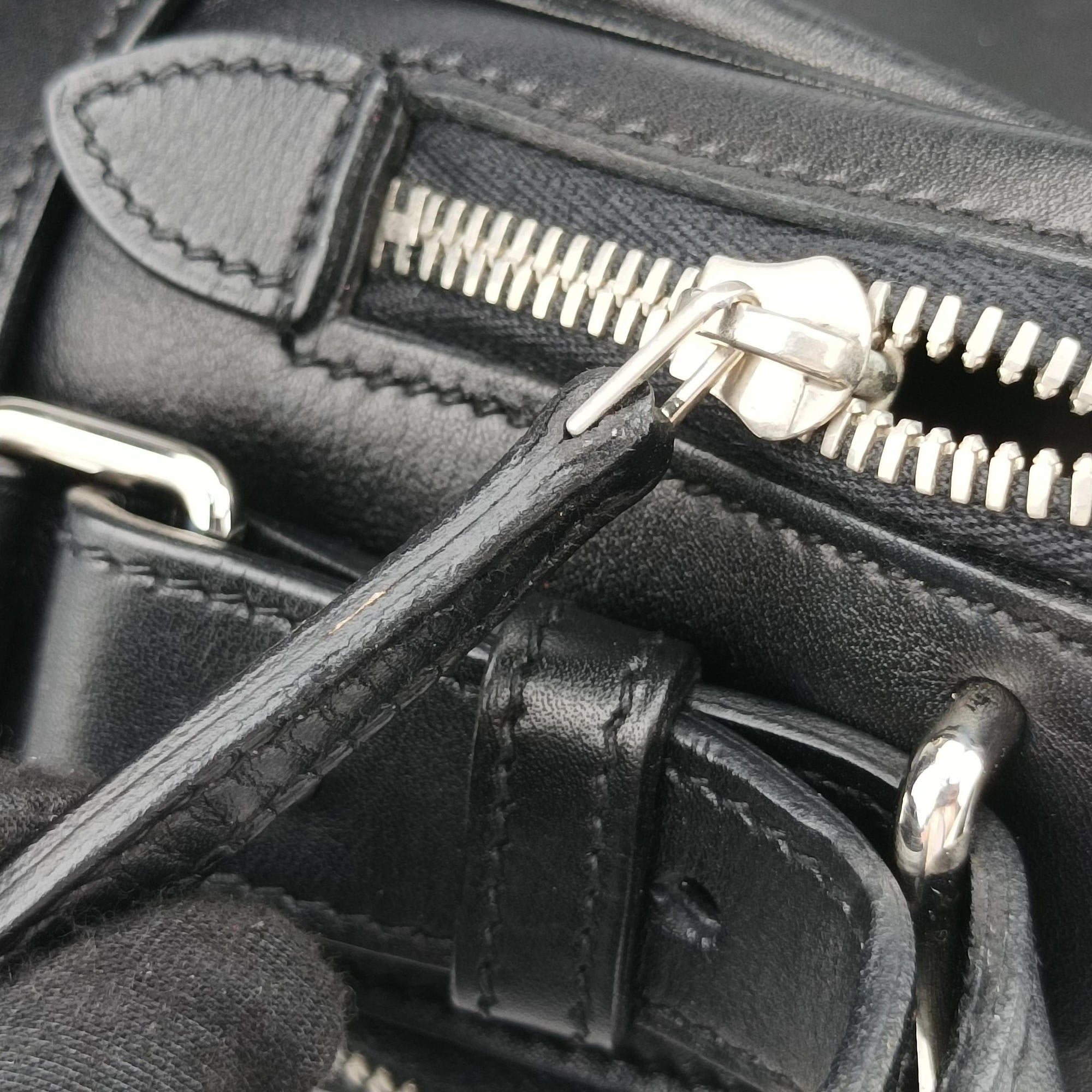 Hebdo Reporter Black Evergrain Leather P▢22Lエブド・リポーター ブラック エヴァーグレインレザー P▢22L