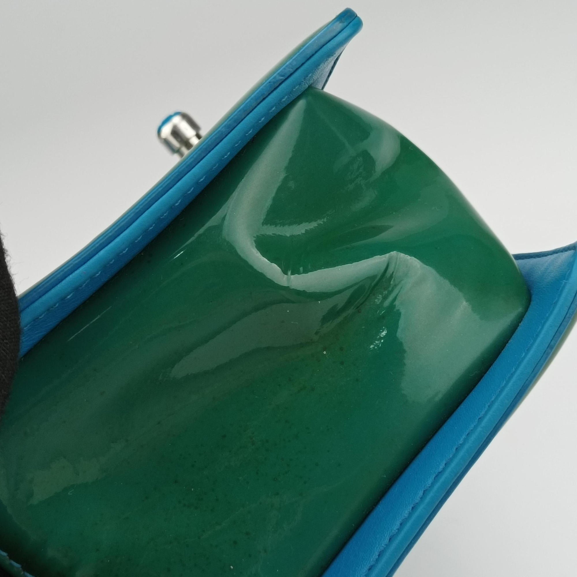 BOY CHANEL Green Patent Leather A92692 20474314ボーイシャネル グリーン パテント A92692 20474314