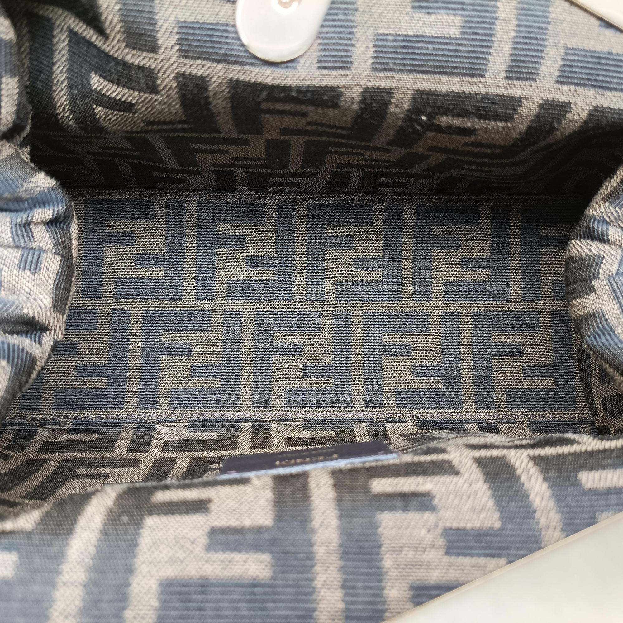 First Grey fur 8BP129 8BP129 AHNA 299.0189ファースト スモール グレー ファー 8BP129 8BP129 AHNA 299.0189