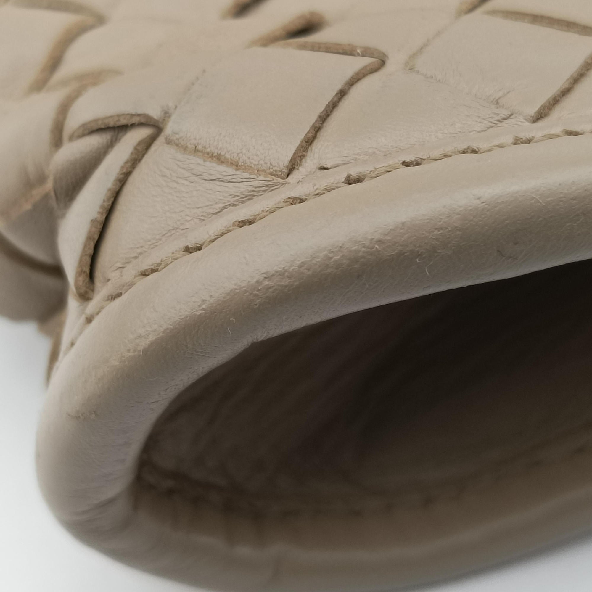 Intrecciato Beige lambskin B03444290Nイントレチャート ベージュ ラムスキン B03444290N