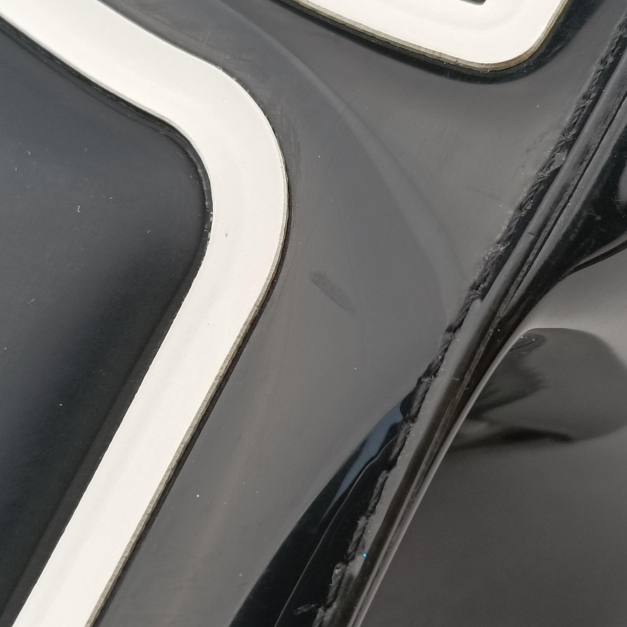 Brillant Black x white Plastic ブリリアント ブラック×ホワイト プラスチック