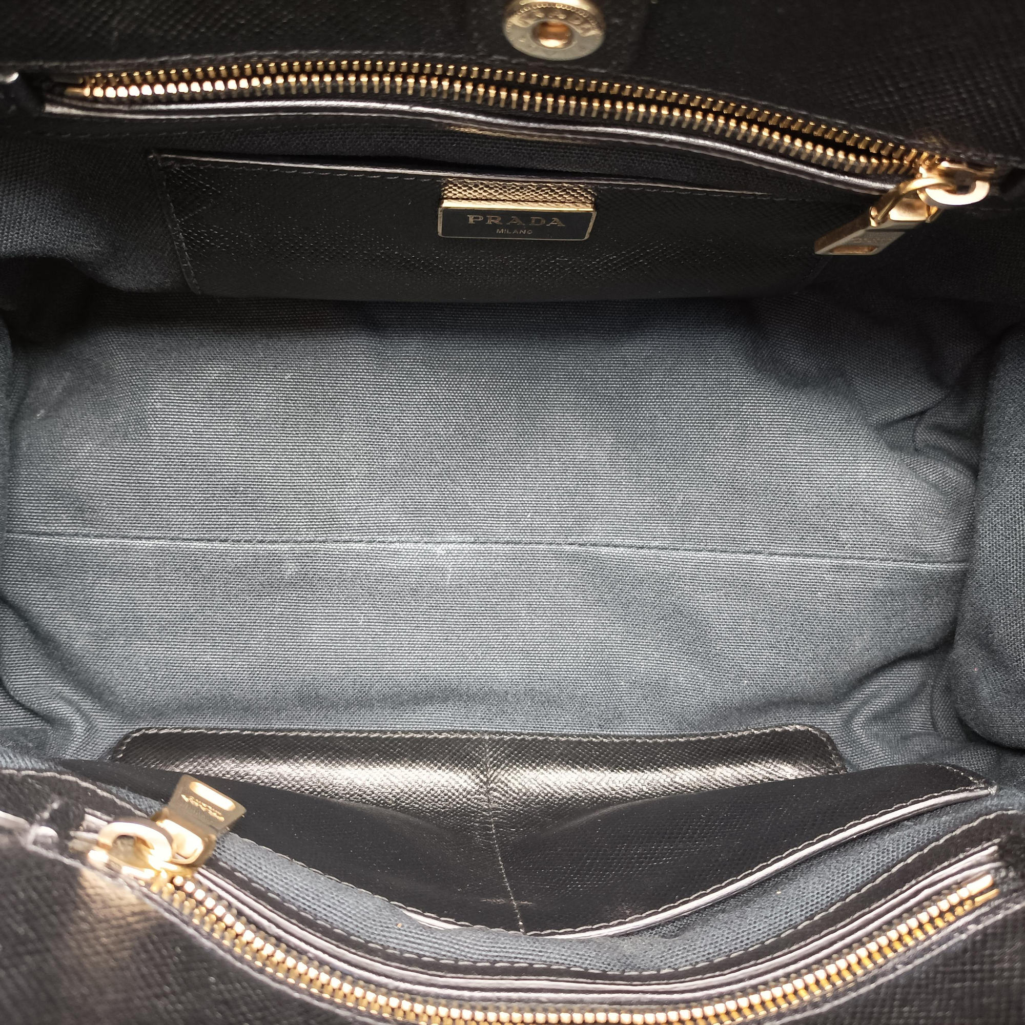 Double Zip Convertible Tote Black×Blue Saffiano Leather×Leather 31/Yダブルジップコンバーチブルトート ブラック×ブルー サフィアーノレザー×レザー 31/Y