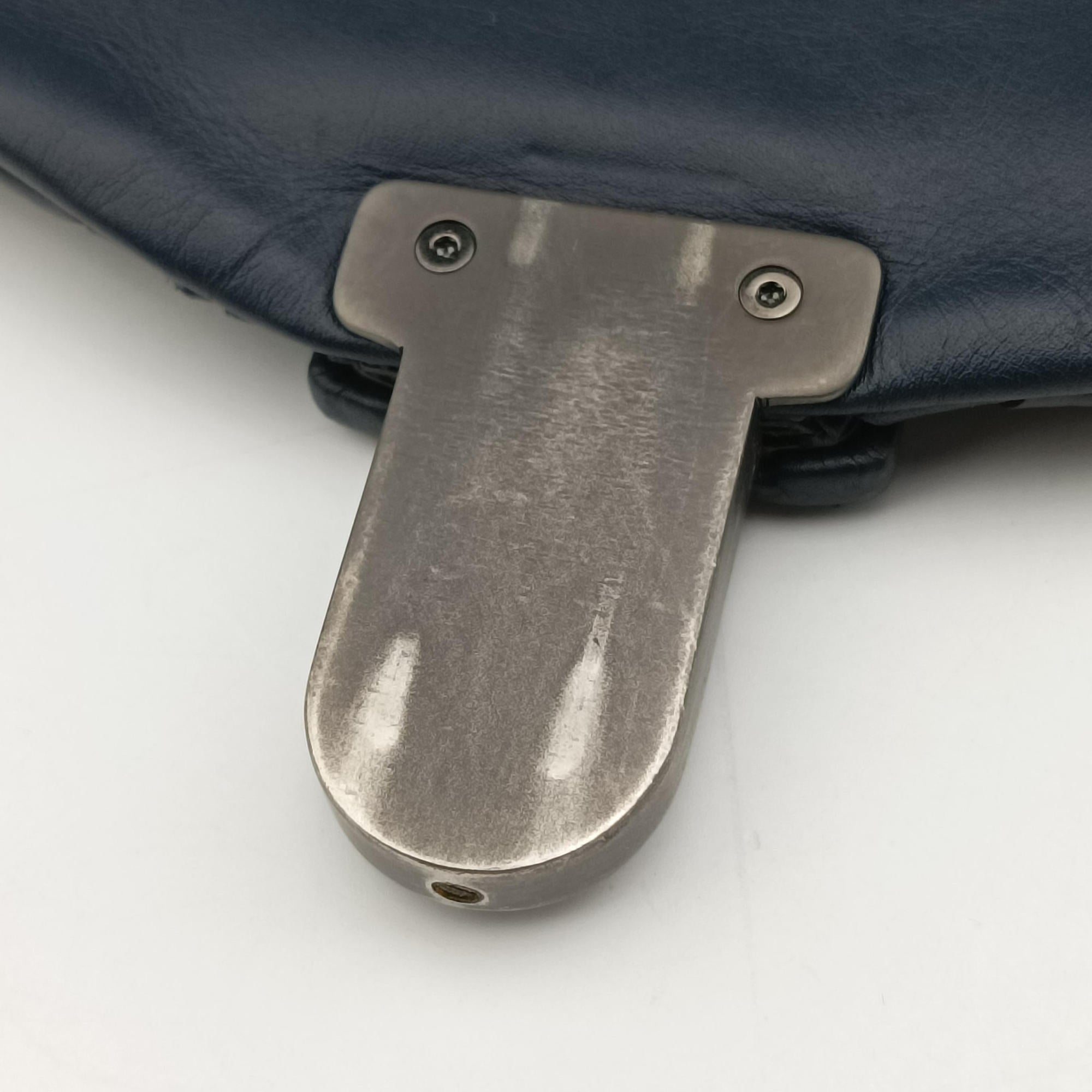 Intrecciato Navy lambskin B03058739Rイントレチャート ネイビー ラムスキン B03058739R