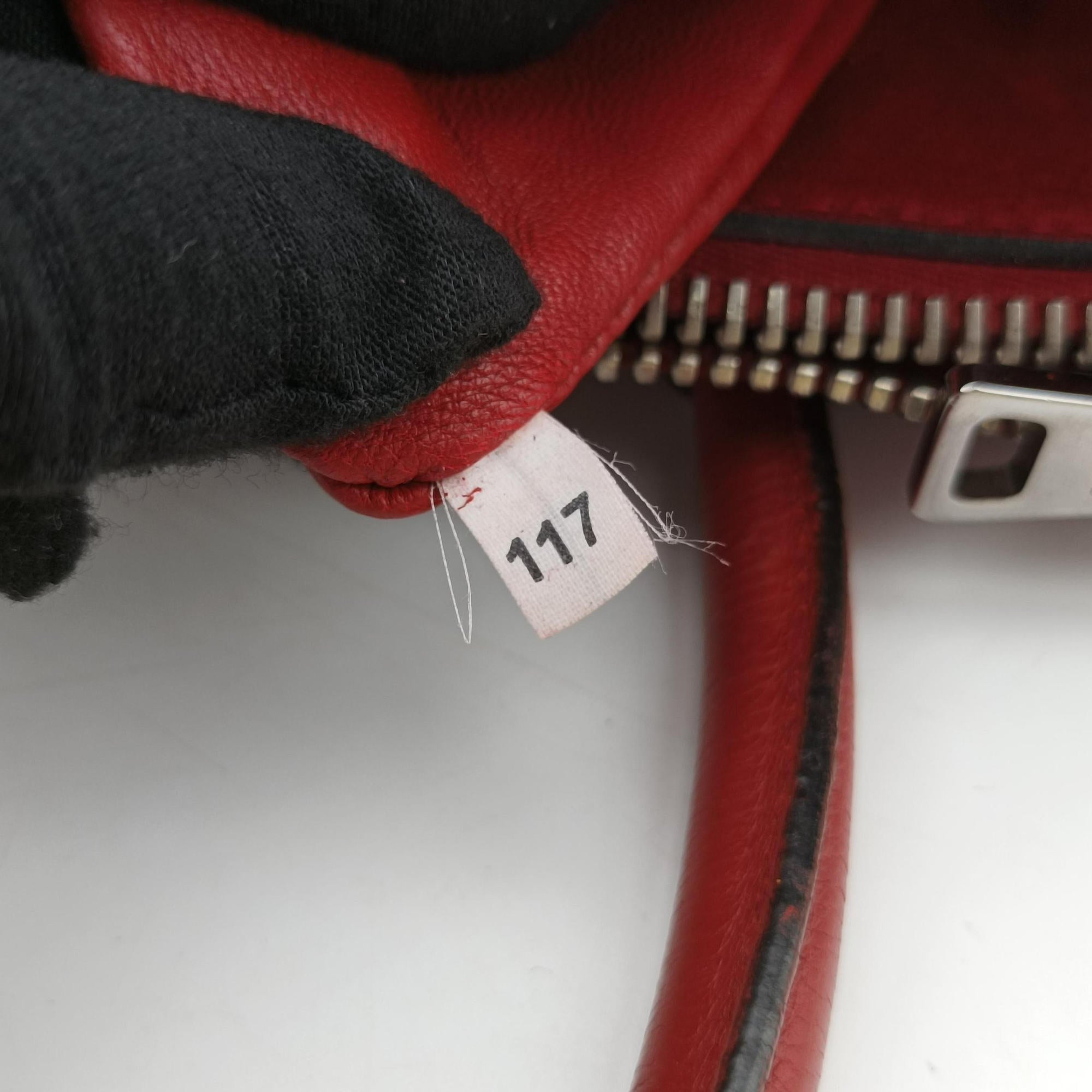 Twin Pocket Winged Tote Red Leather BN2619 117ツイン ポケット ウィング トート レッド レザー BN2619 117