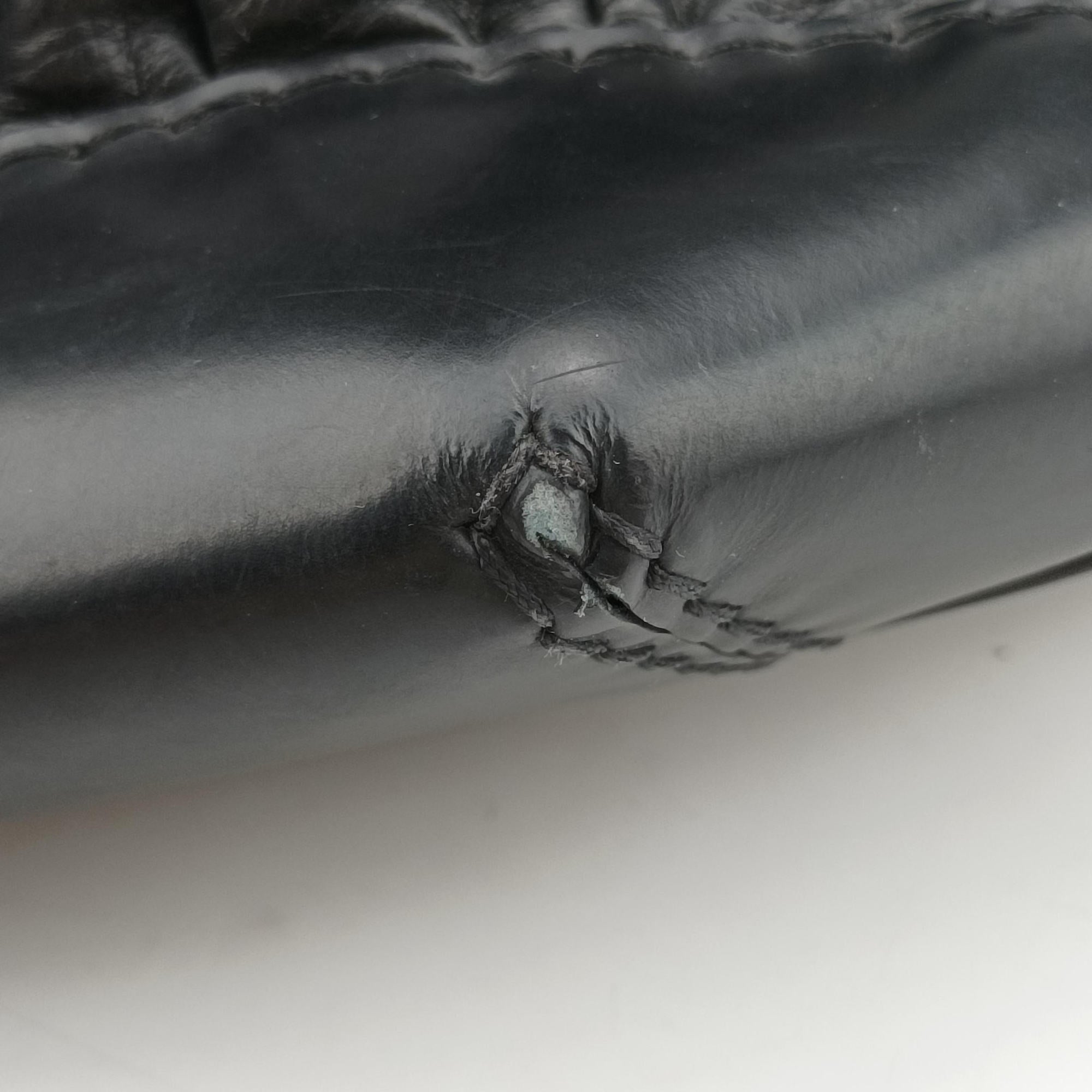 Dialux Queen Large Black Leather 189881 G1509820ダイラックス クイーン ラージ ブラック レザー 189881 G1509820