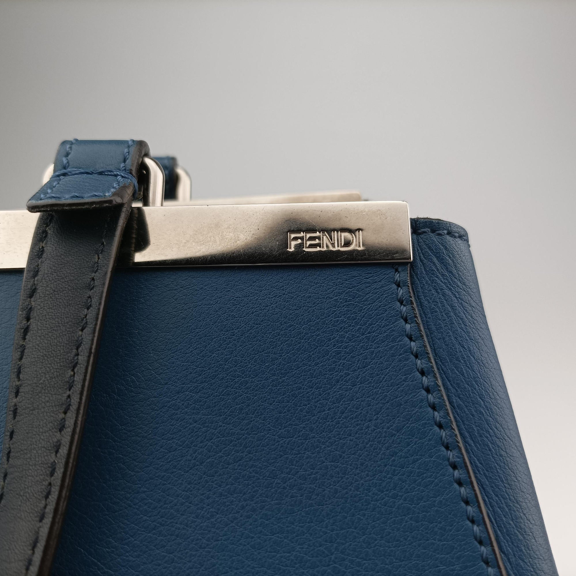 Troisjours Navy × Blue Leather 8BH272 8BH272-N5T 148-2516トロワジュール ネイビー × ブルー レザー 8BH272 8BH272-N5T 148-2516