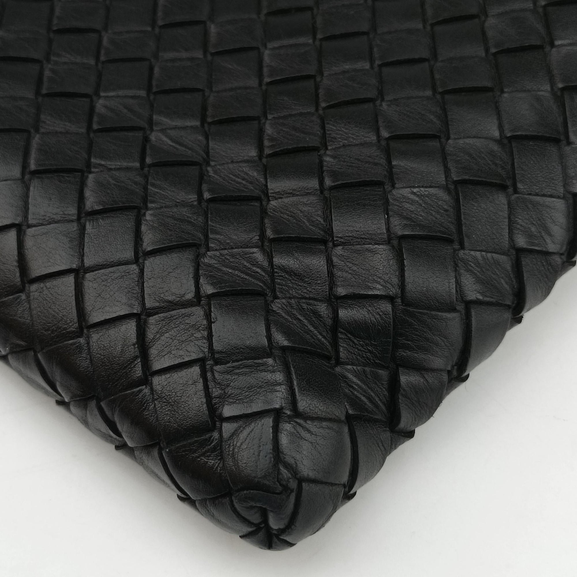 Intrecciato Black lambskin B02501996Fイントレチャート ブラック ラムスキン B02501996F