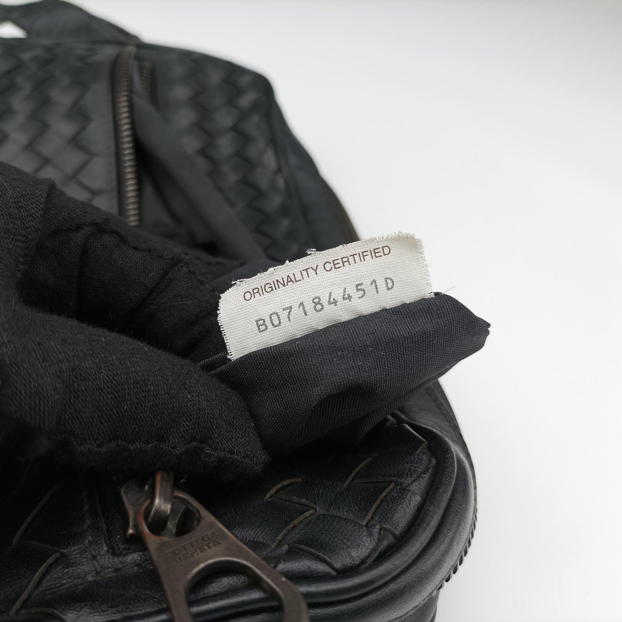 Intrecciato Black lambskin B07184451Dイントレチャート ブラック ラムスキン B07184451D