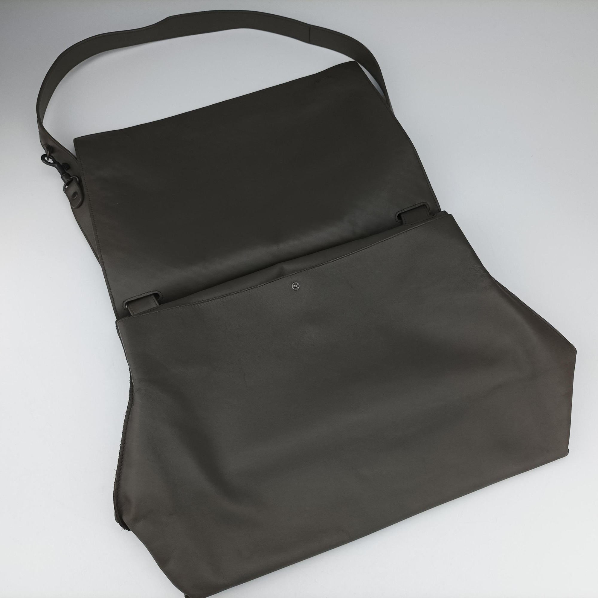 Intrecciato Grey lambskin B02753975Rイントレチャート グレー ラムスキン B02753975R