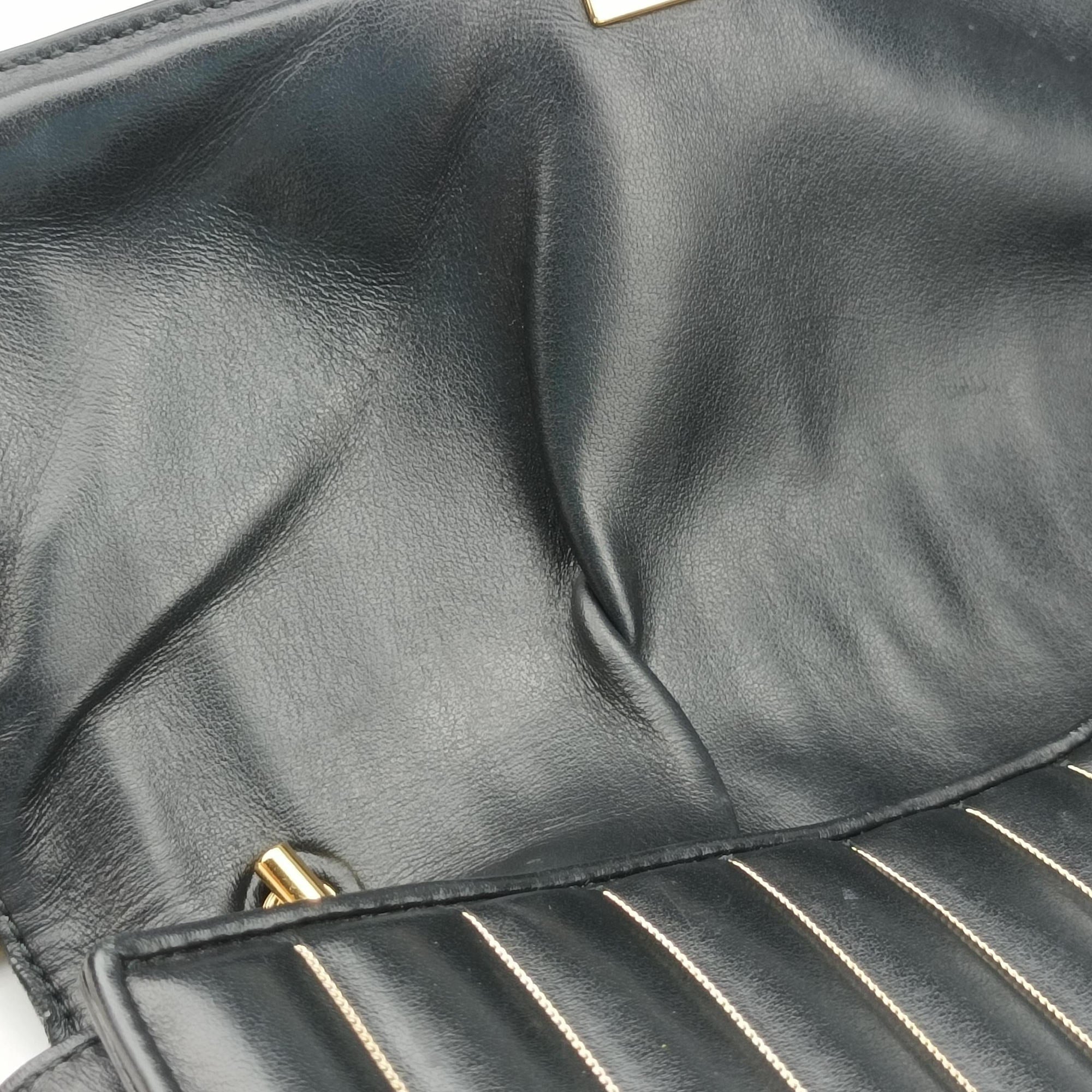 Vara Logo Ribbon Stripe Black Leather AU-21/F164ヴァラ ロゴ リボン ストライプ ブラック レザー AU-21/F164