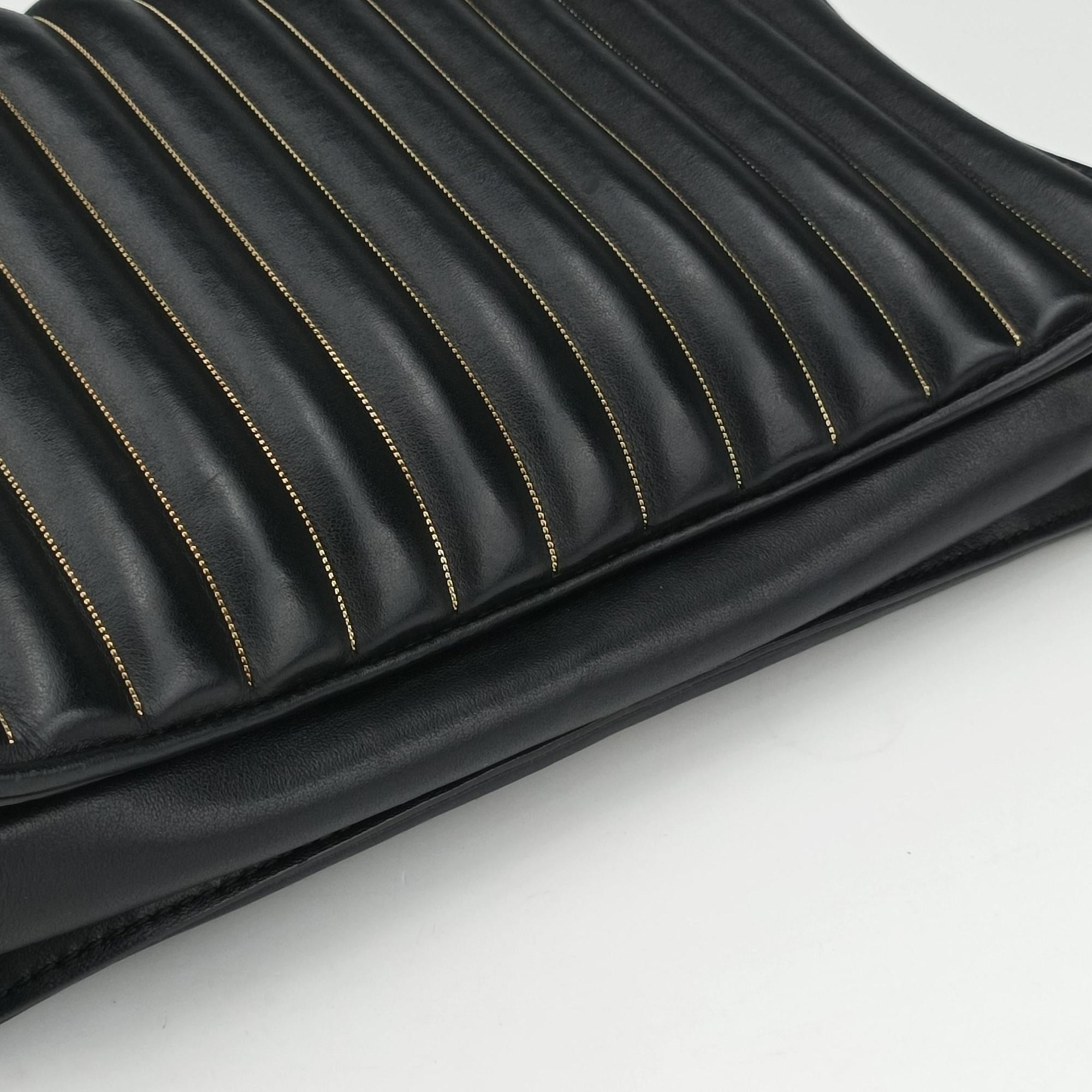 Vara Logo Ribbon Stripe Black Leather AU-21/F164ヴァラ ロゴ リボン ストライプ ブラック レザー AU-21/F164