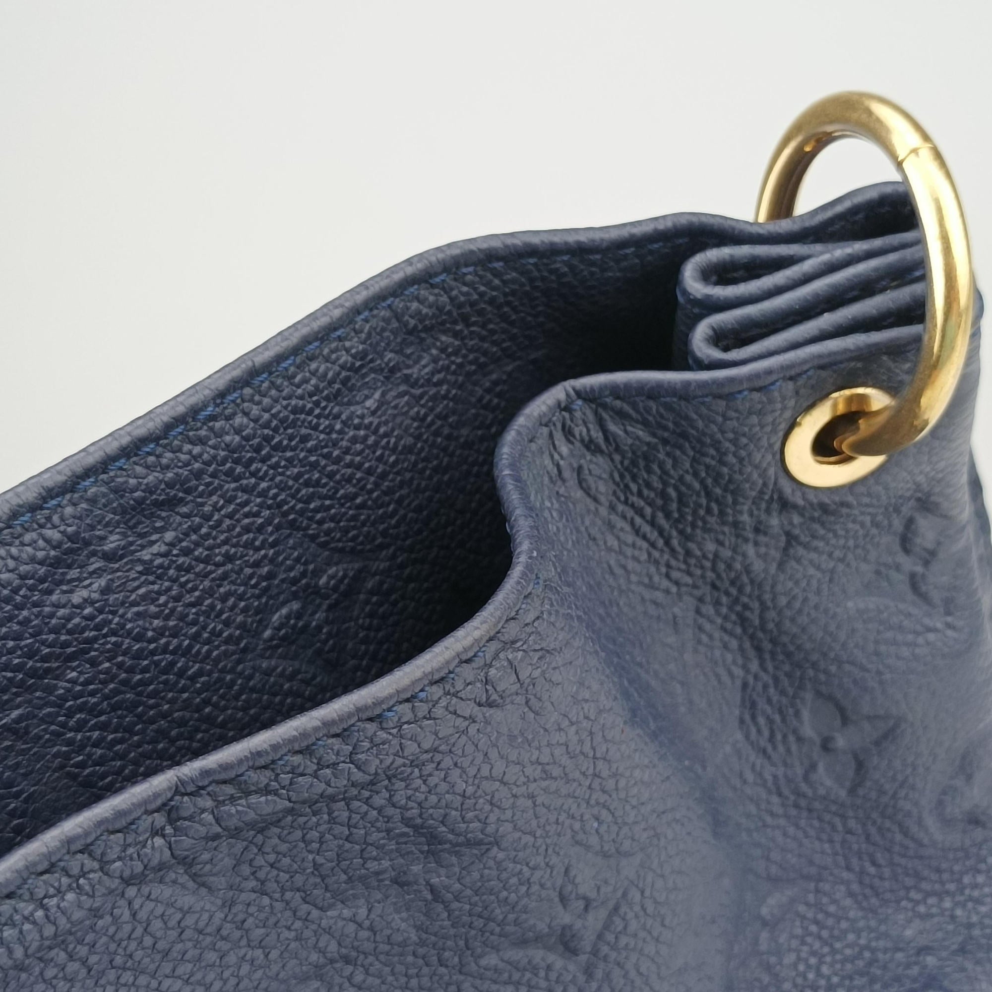 Metis Hobo Celeste Blue Monogram Empreinte M40812 CA2103メティス ダークネイビー モノグラム アンプラント M40812 CA2103