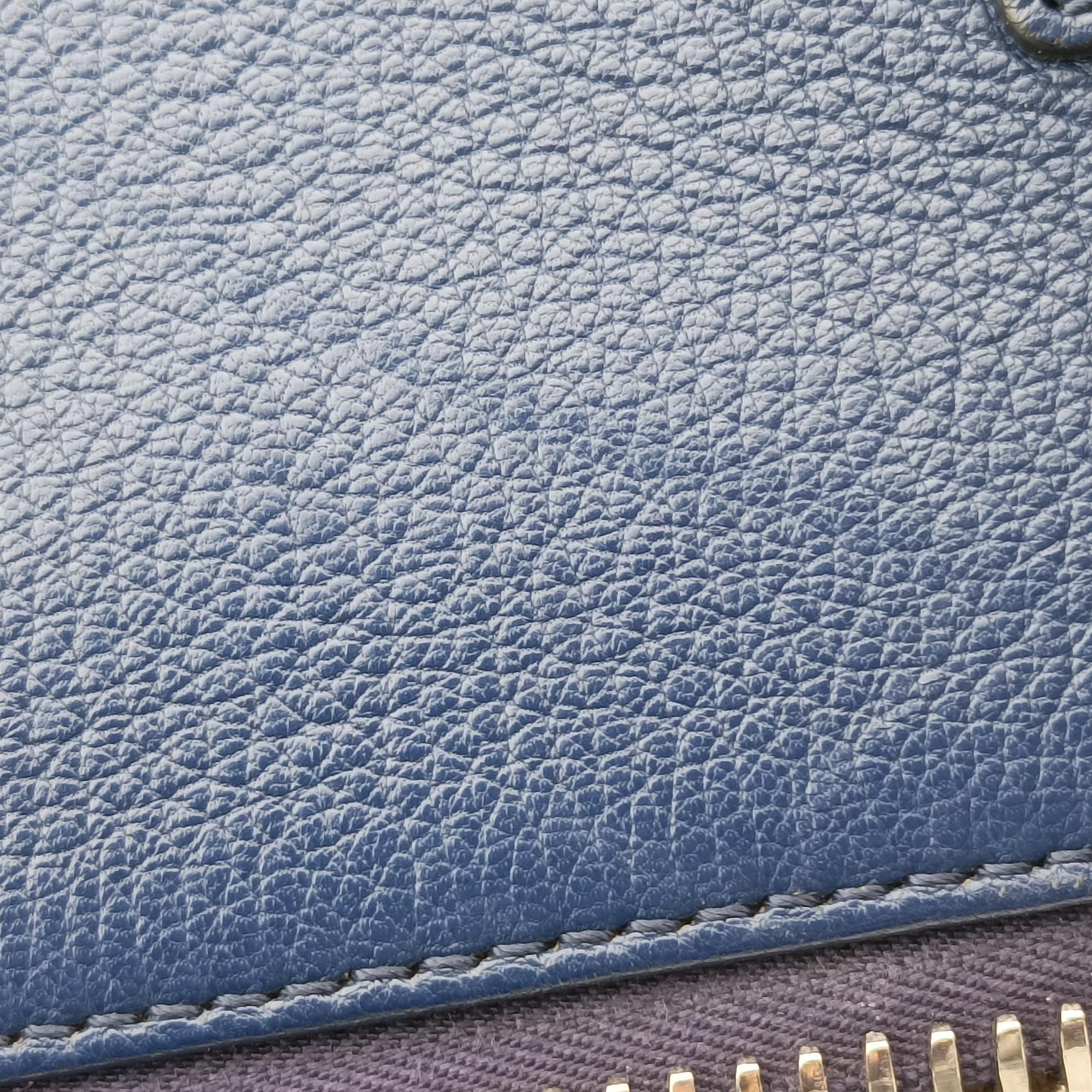 Antigona Medium Navy leather MP B 0155アンティゴナ ミディアム ネイビー レザー MP B 0155