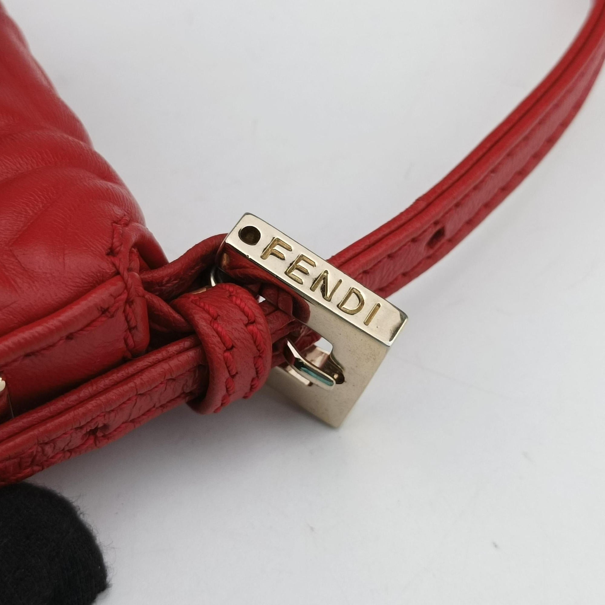 BAGUETTE Red Leather 8BK060 2415-8BK060-YME-088マンマバケット レッド レザー 8BK060 2415-8BK060-YME-088