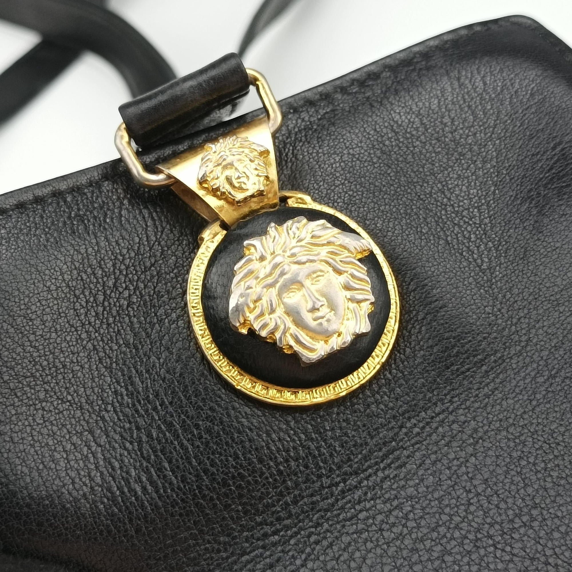 Vintage Medusa Medallion Black Leather ィンテージ メデューサ メダリオン ブラック レザー