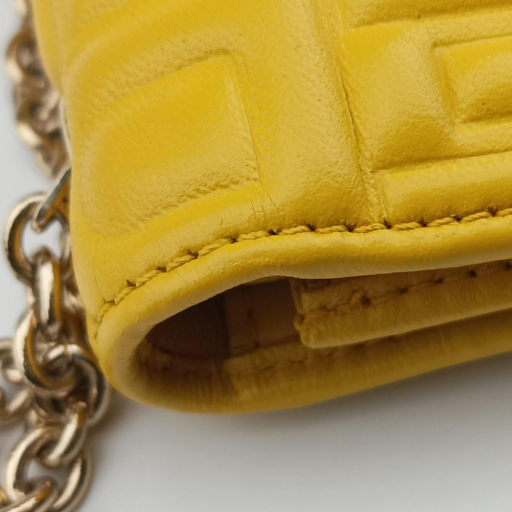 Embossed Logo Yellow Leather 8M0219YM 2266.8M0219YMY.098エンボス ロゴ イエロー レザー 8M0219YM 2266.8M0219YMY.098