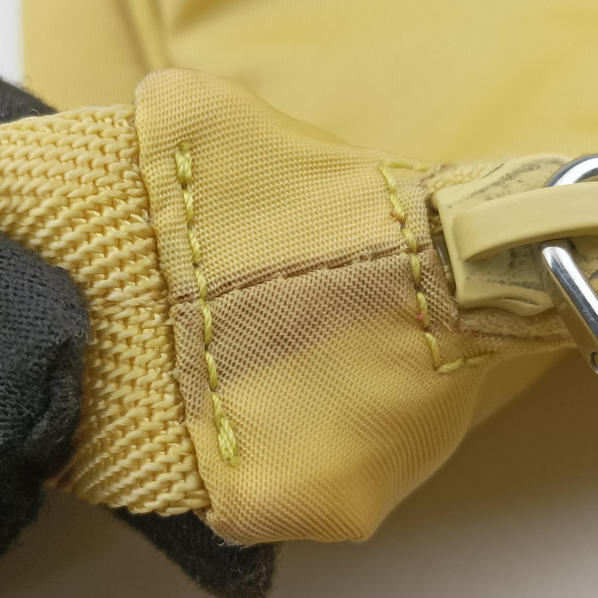 Re-Edition2000 Yellow nylon 1NE515 7/IRe-Edition 2000 トライアングルロゴ イエロー ナイロン 1NE515 7/I