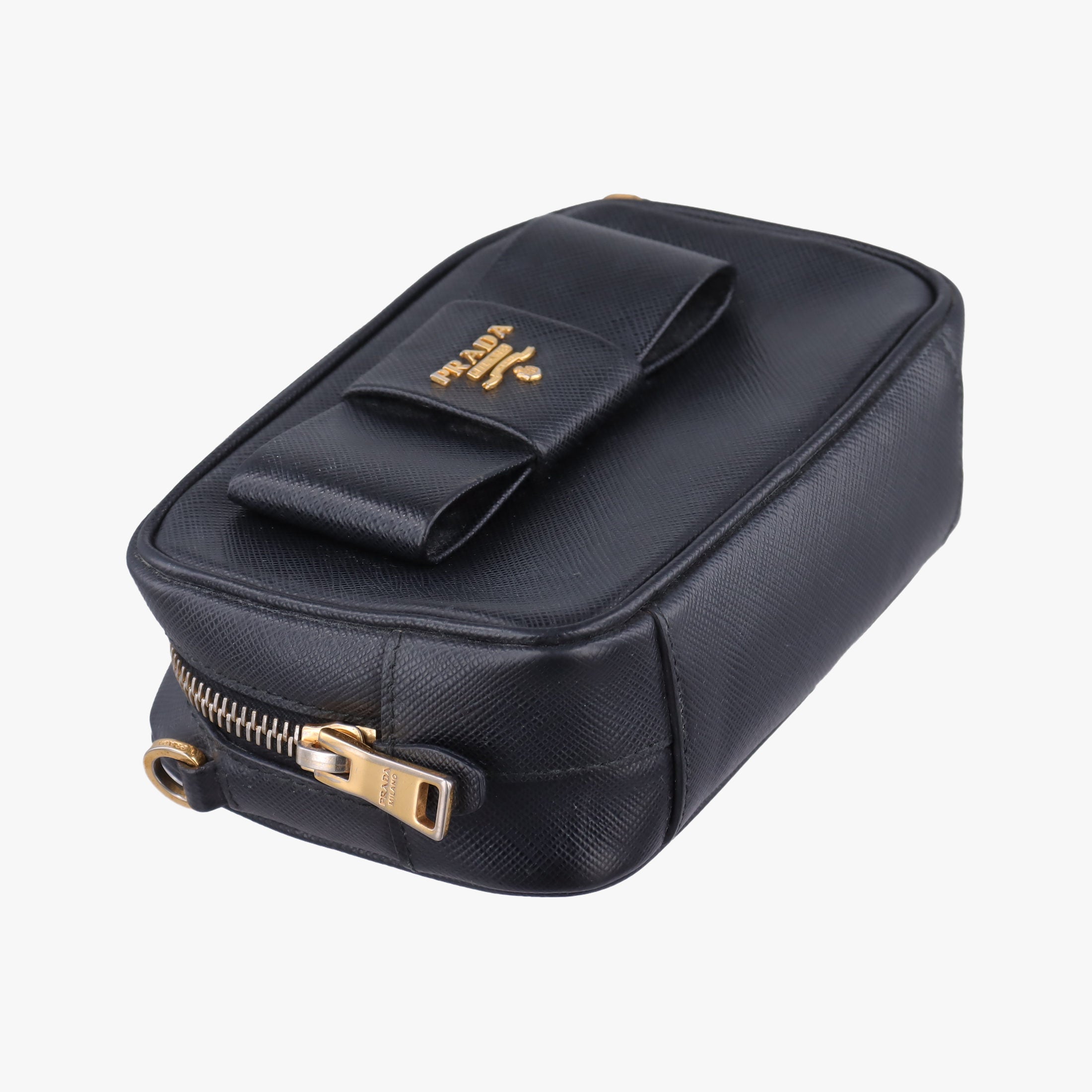 Ribbon Mini Pochette Black SAFFIANO Leather 1NF674 31/Yリボン ミニポシェット ブラック サフィアーノレザー 1NF674 31/Y