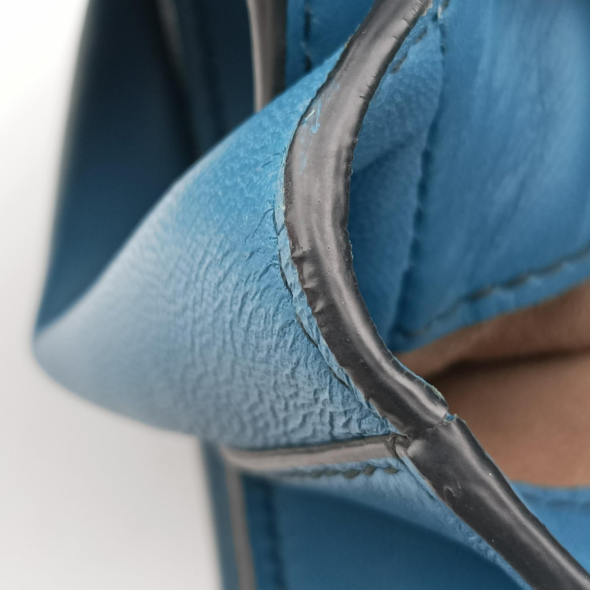Intrecciato Runaway Blue lambskin B06221878Q IC Chipイントレチャート ランナウェイ ブルー ラムスキン B06221878Q ICチップ