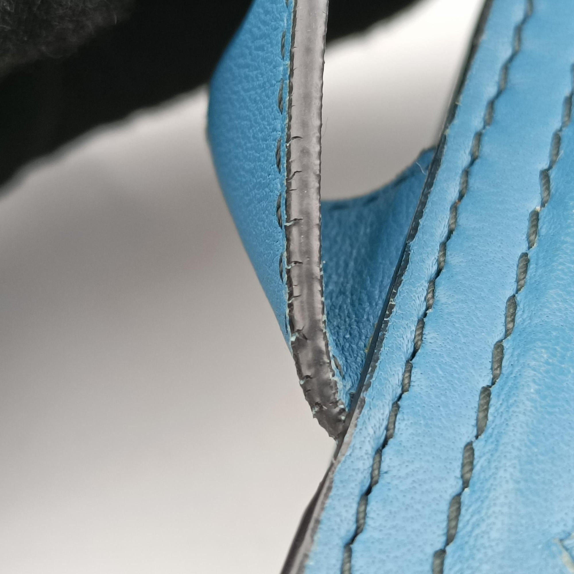 Intrecciato Runaway Blue lambskin B06221878Q IC Chipイントレチャート ランナウェイ ブルー ラムスキン B06221878Q ICチップ