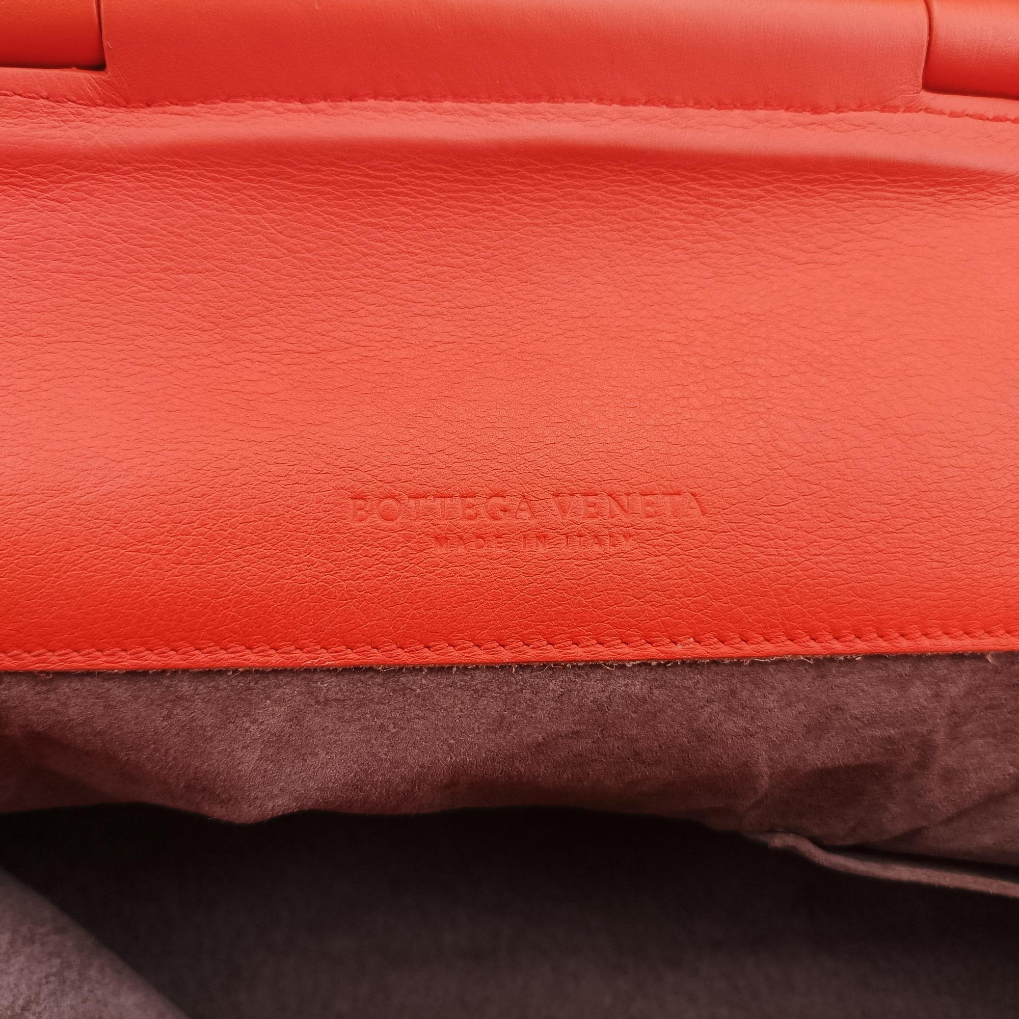 Intrecciato Orange lambskin B02661984Nイントレチャート オレンジ ラムスキン B02661984N