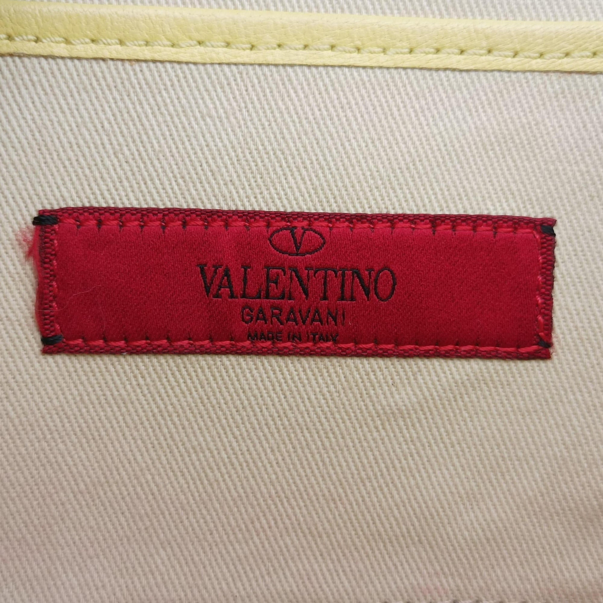 Rockstud Va Va Voom Yellow Leather Lot number unknownロックスタッズ ヴァ ヴァ ヴーム イエロー レザー 製番不明