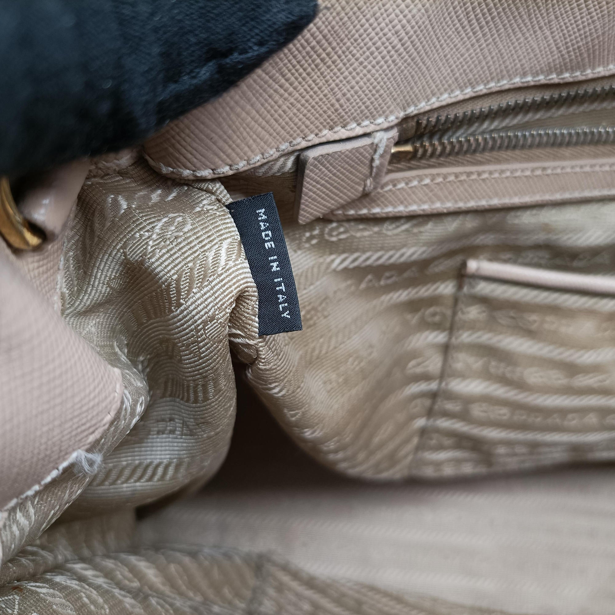 Galleria Pink SAFFIANO Leather BN2274 100ガレリア ピンク サフィアーノレザー BN2274 100