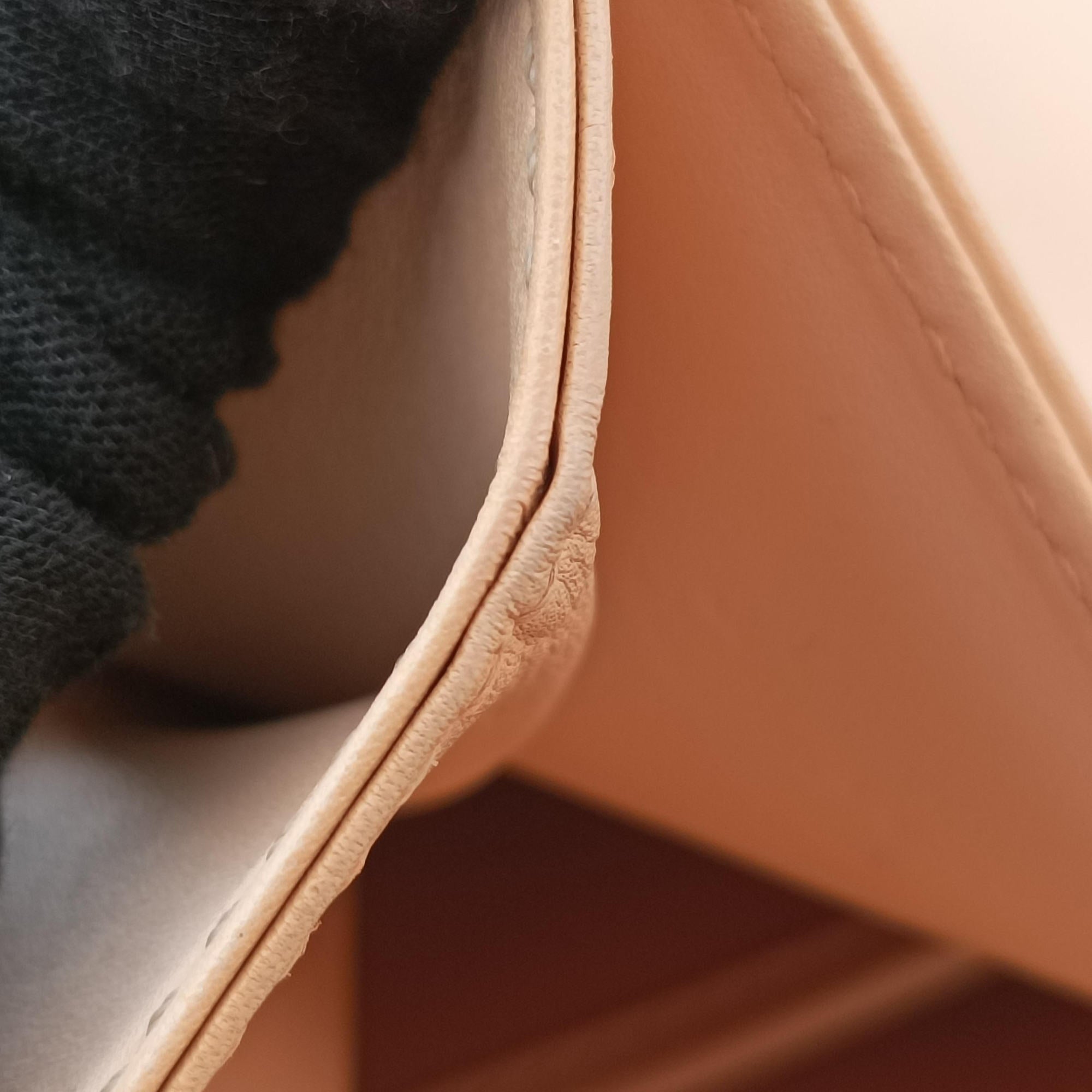 Brillant Beige Leather I40Bブリヨン ベージュ レザー I40B