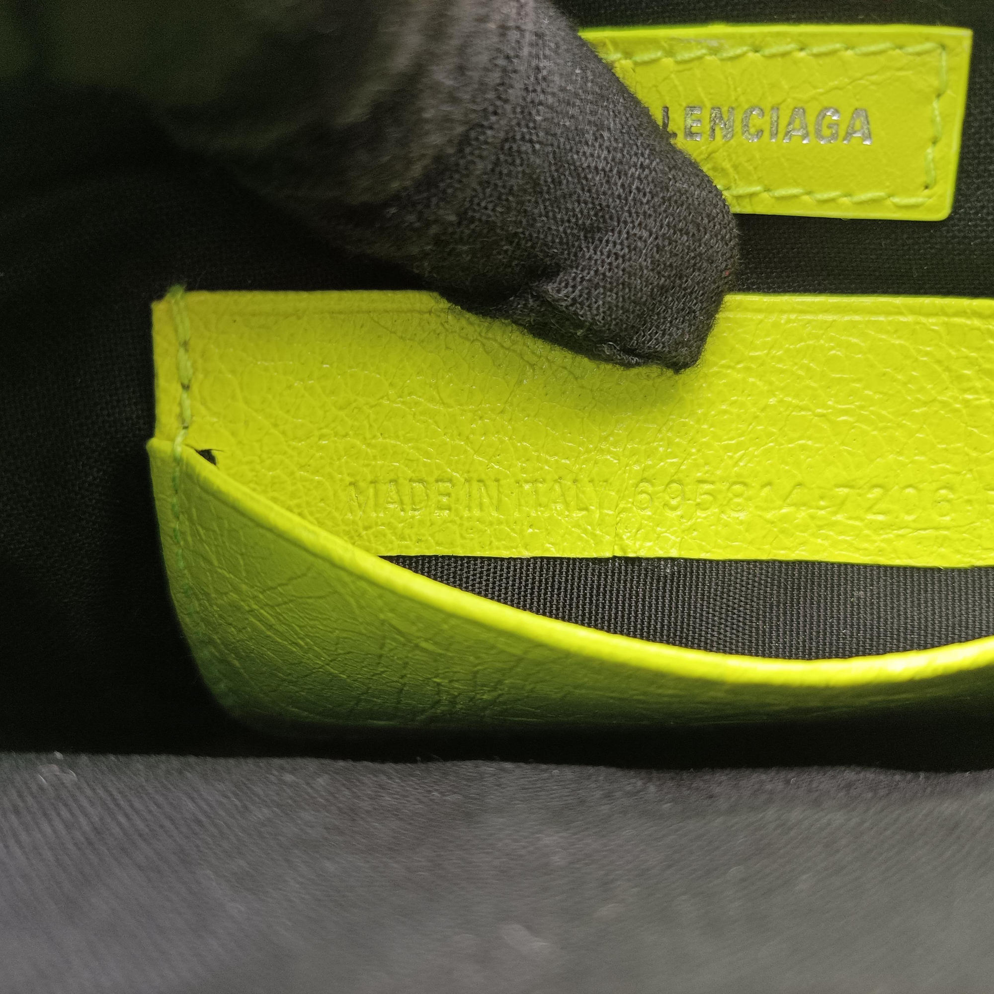 Le Cagole Green lambskin 695814.7206.R.493075ルカゴール グリーン ラムスキン 695814.7206.R.493075