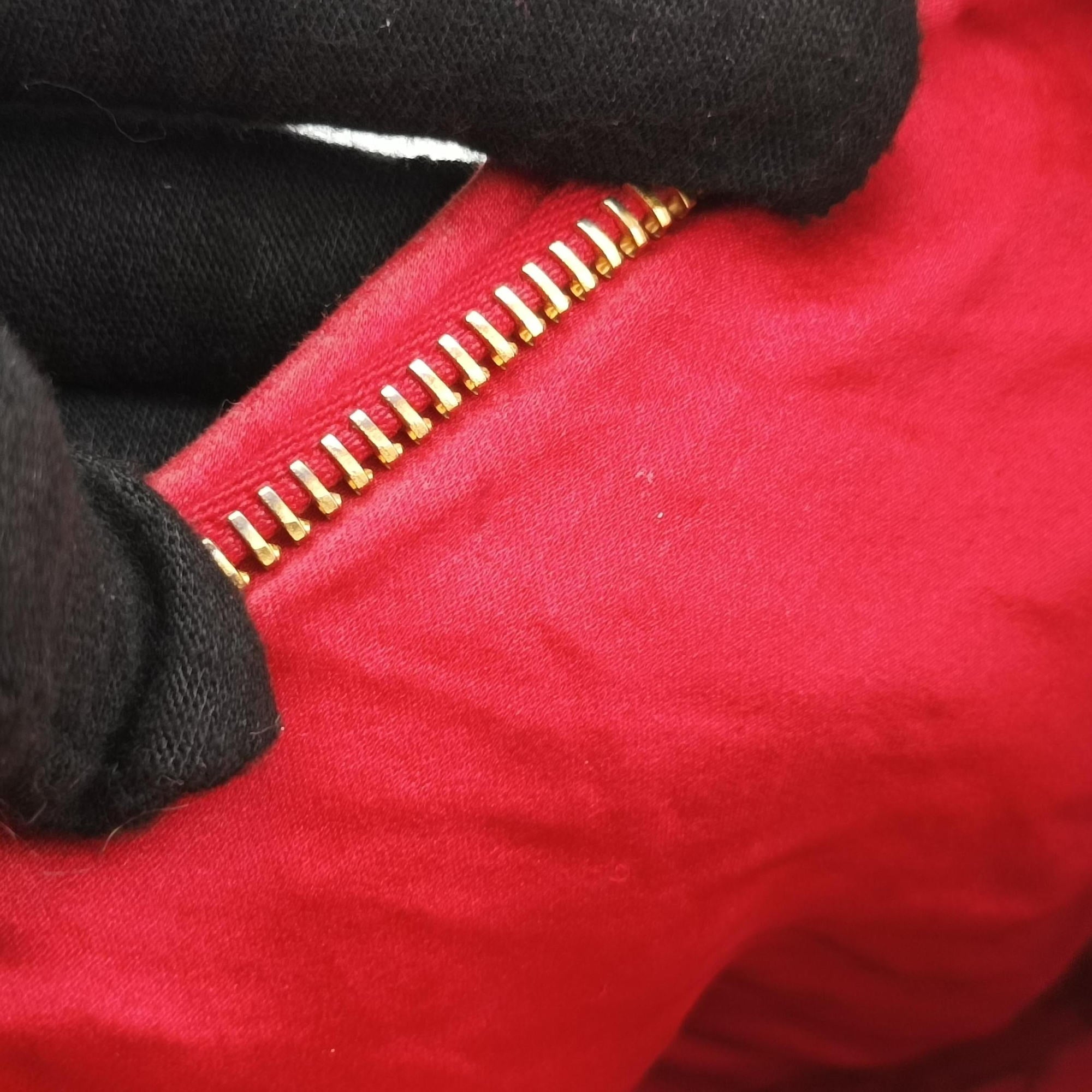 Wander Matelasse hobo Red Satin 5BC125 IC Chipワンダー マテラッセ ホーボー レッド サテン 5BC125 ICチップ