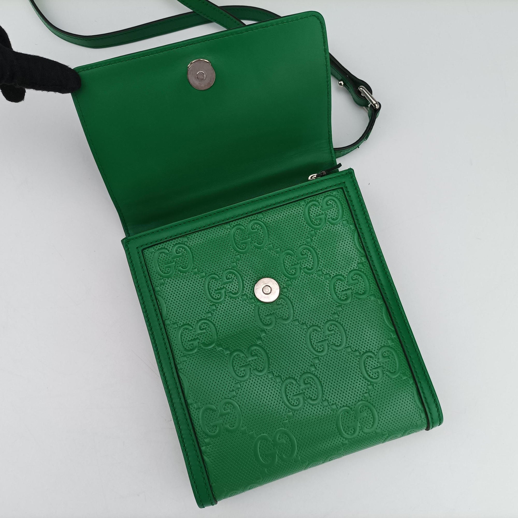 GG Embossed Messenger Bag Green Leather 625782 D033107394GGエンボス メッセンジャー グリーン レザー 625782 D033107394